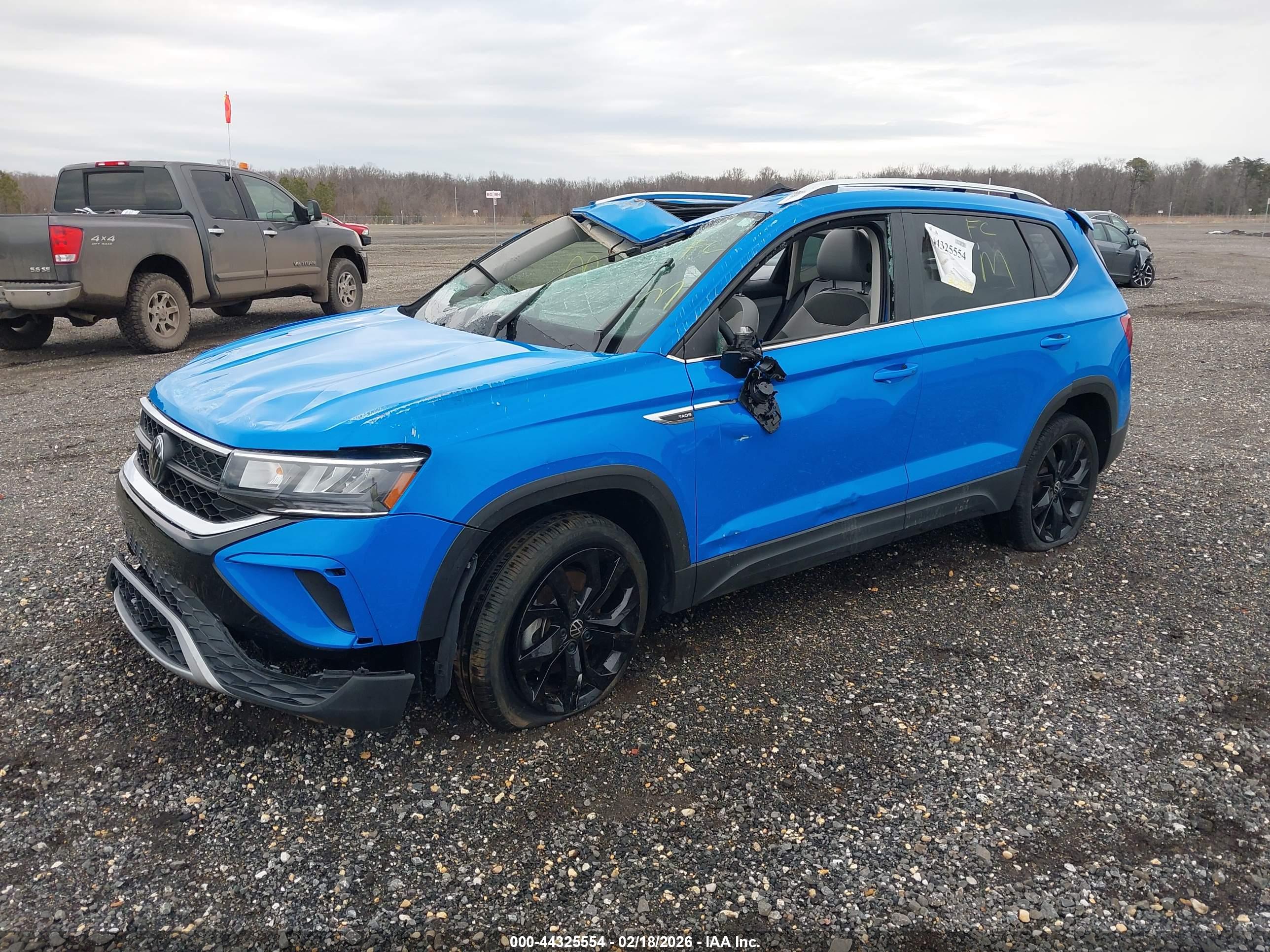 VOLKSWAGEN TAOS image 2