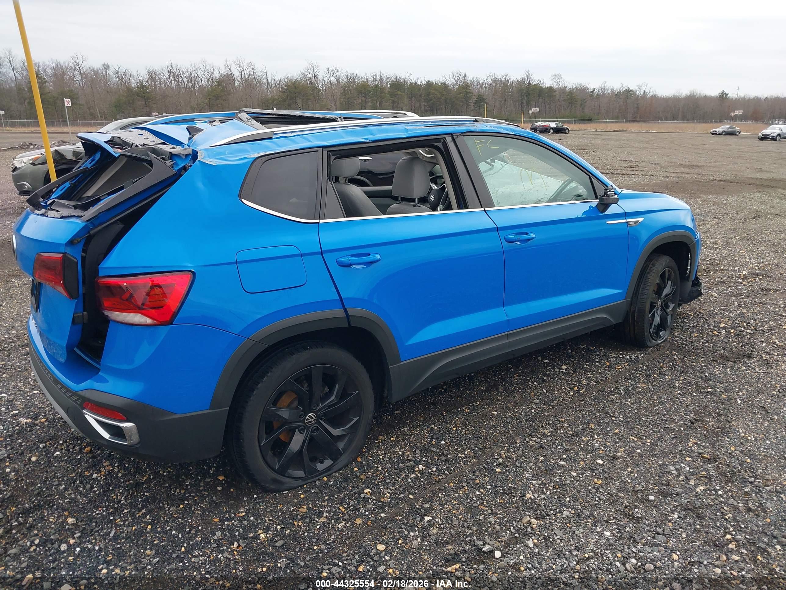 VOLKSWAGEN TAOS image 4