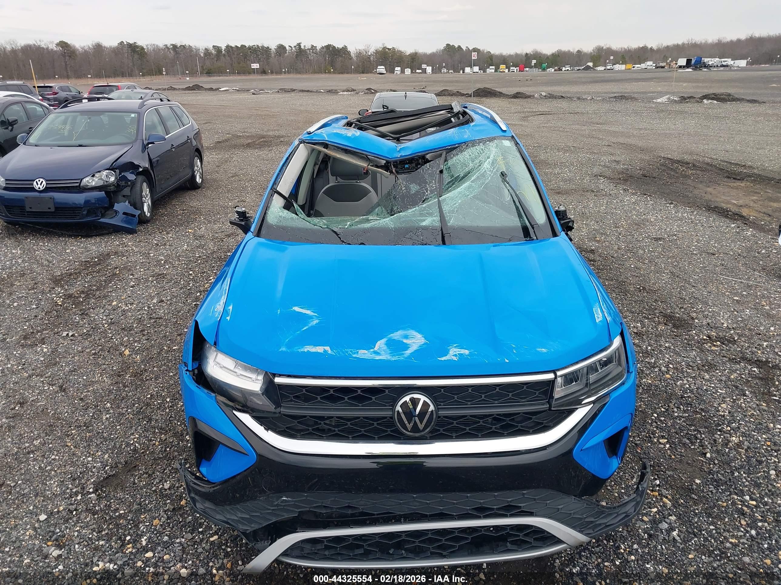 VOLKSWAGEN TAOS image 6