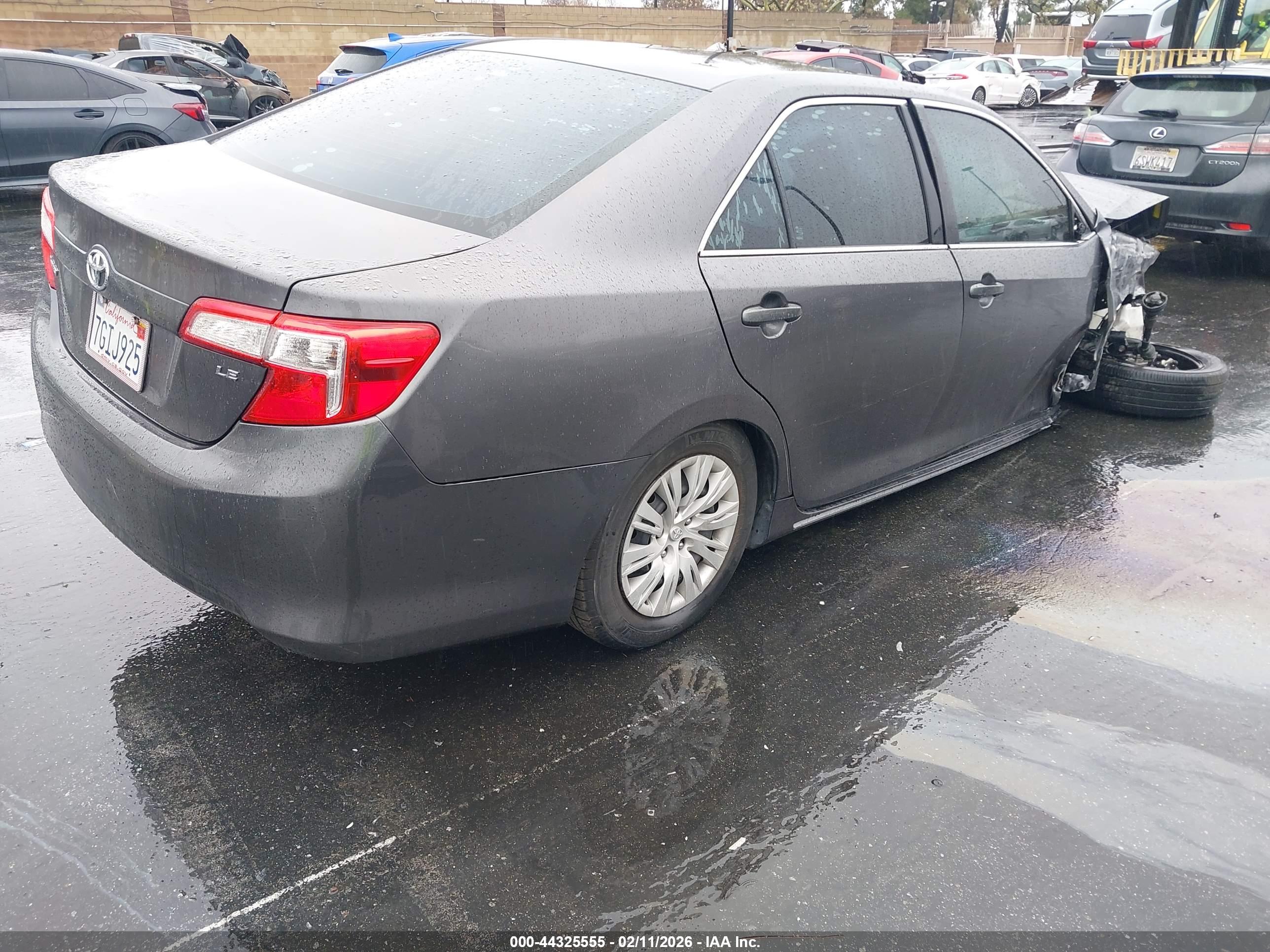 TOYOTA CAMRY image 4