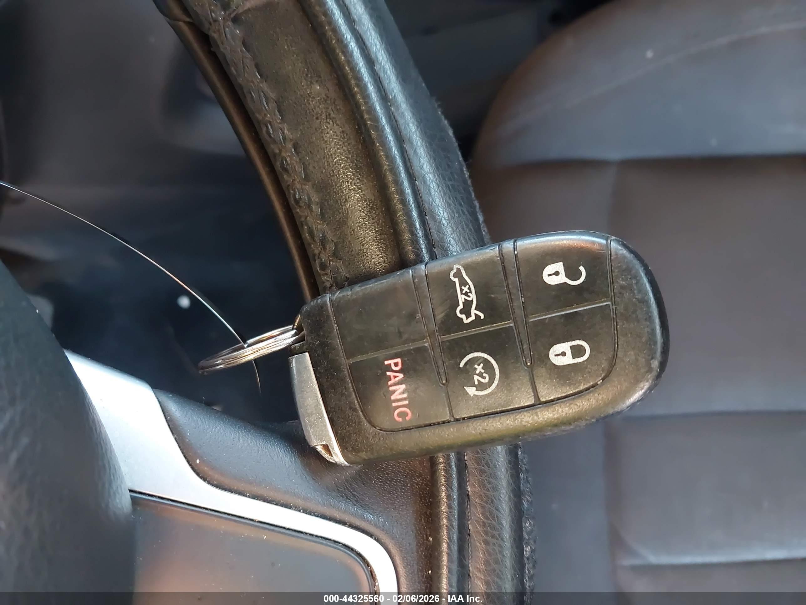 CHRYSLER 200 image 11