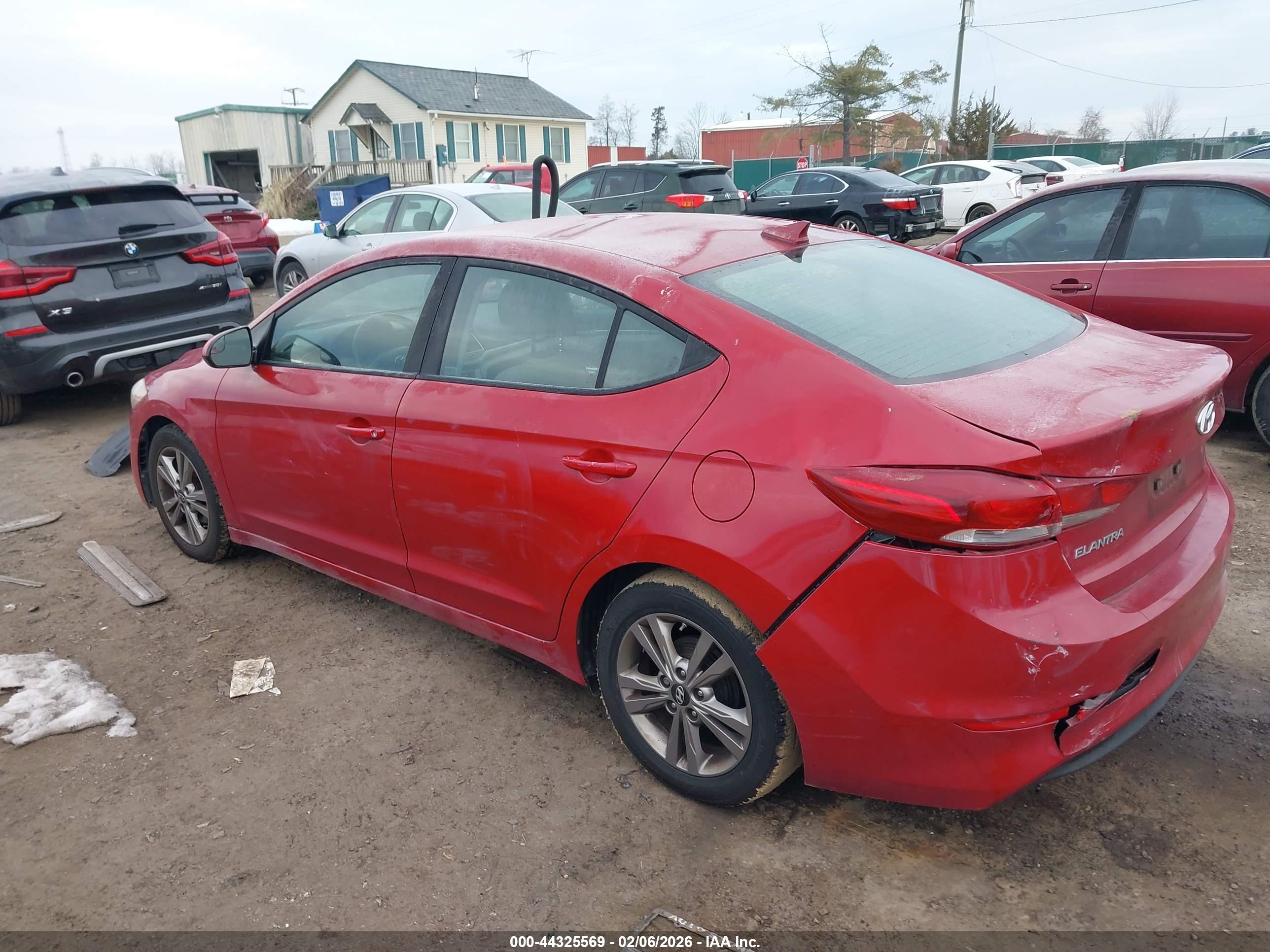 HYUNDAI ELANTRA image 3