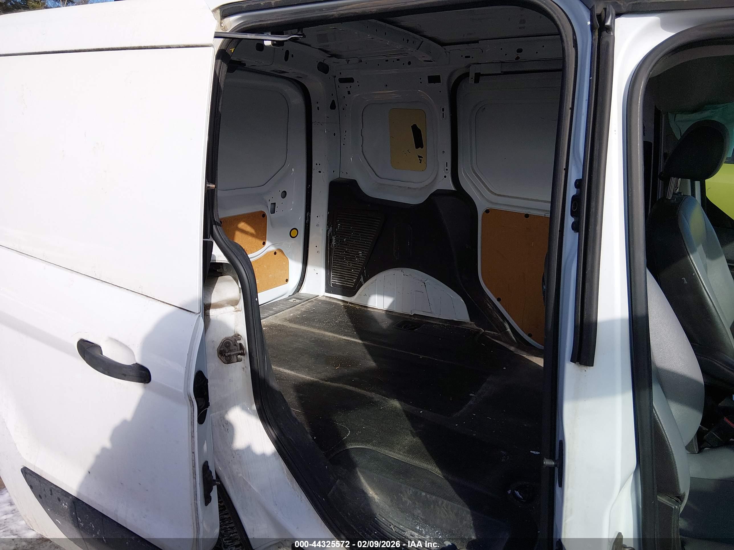 FORD TRANSIT image 8