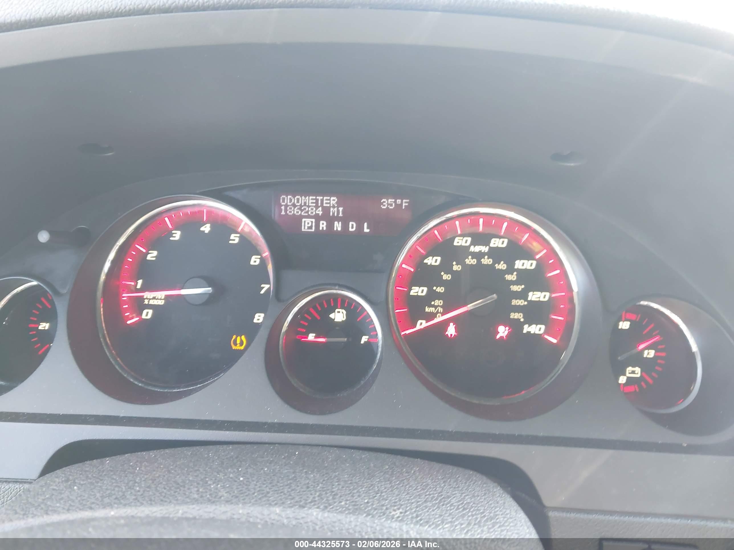 GMC ACADIA image 7