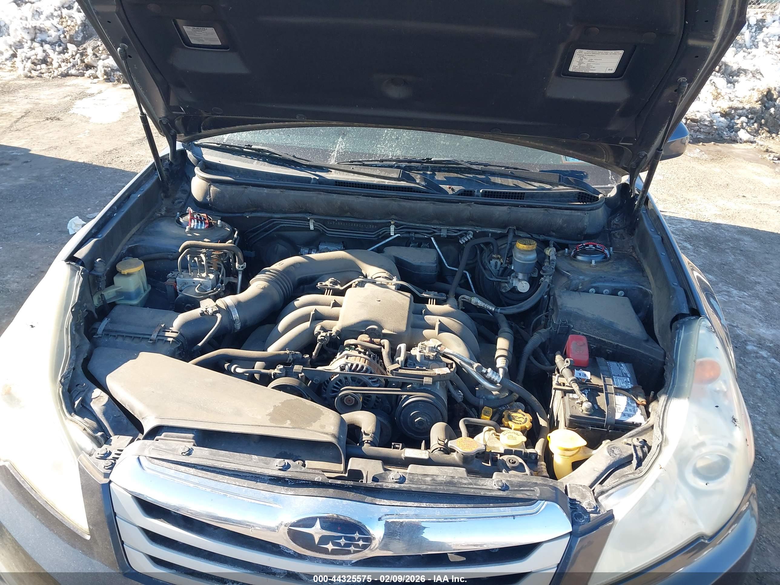 SUBARU OUTBACK image 10