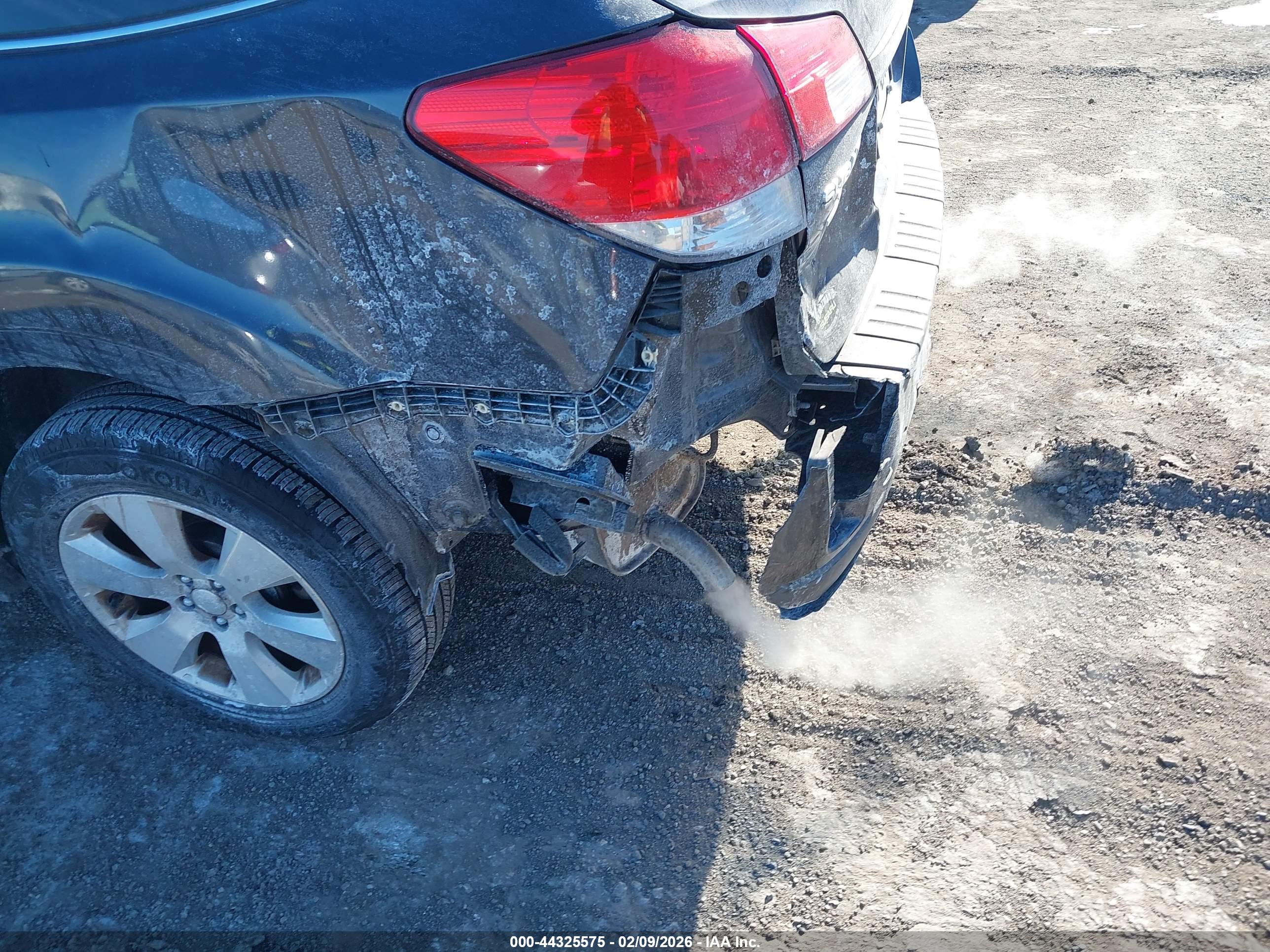 SUBARU OUTBACK image 6