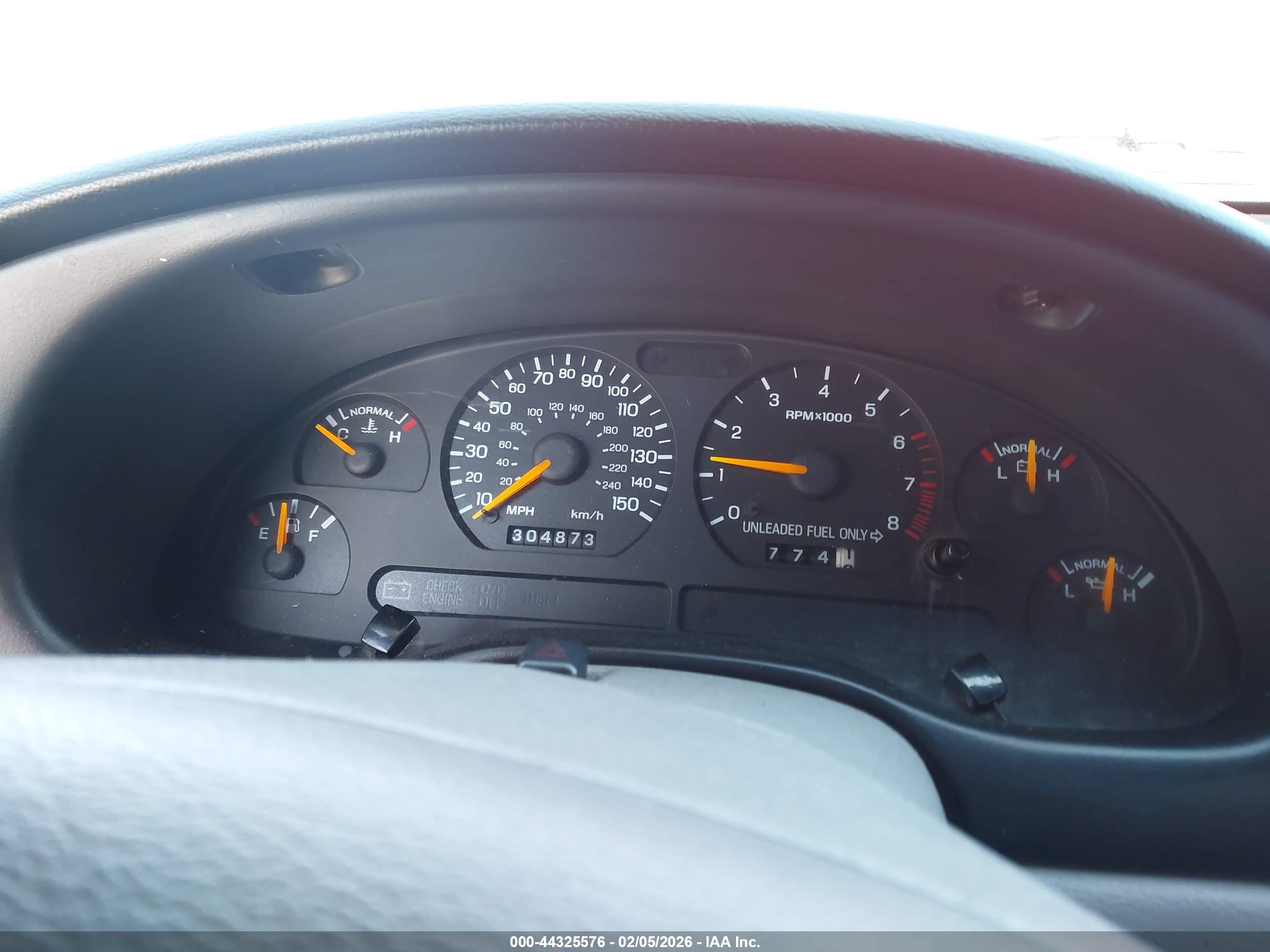 FORD MUSTANG image 7