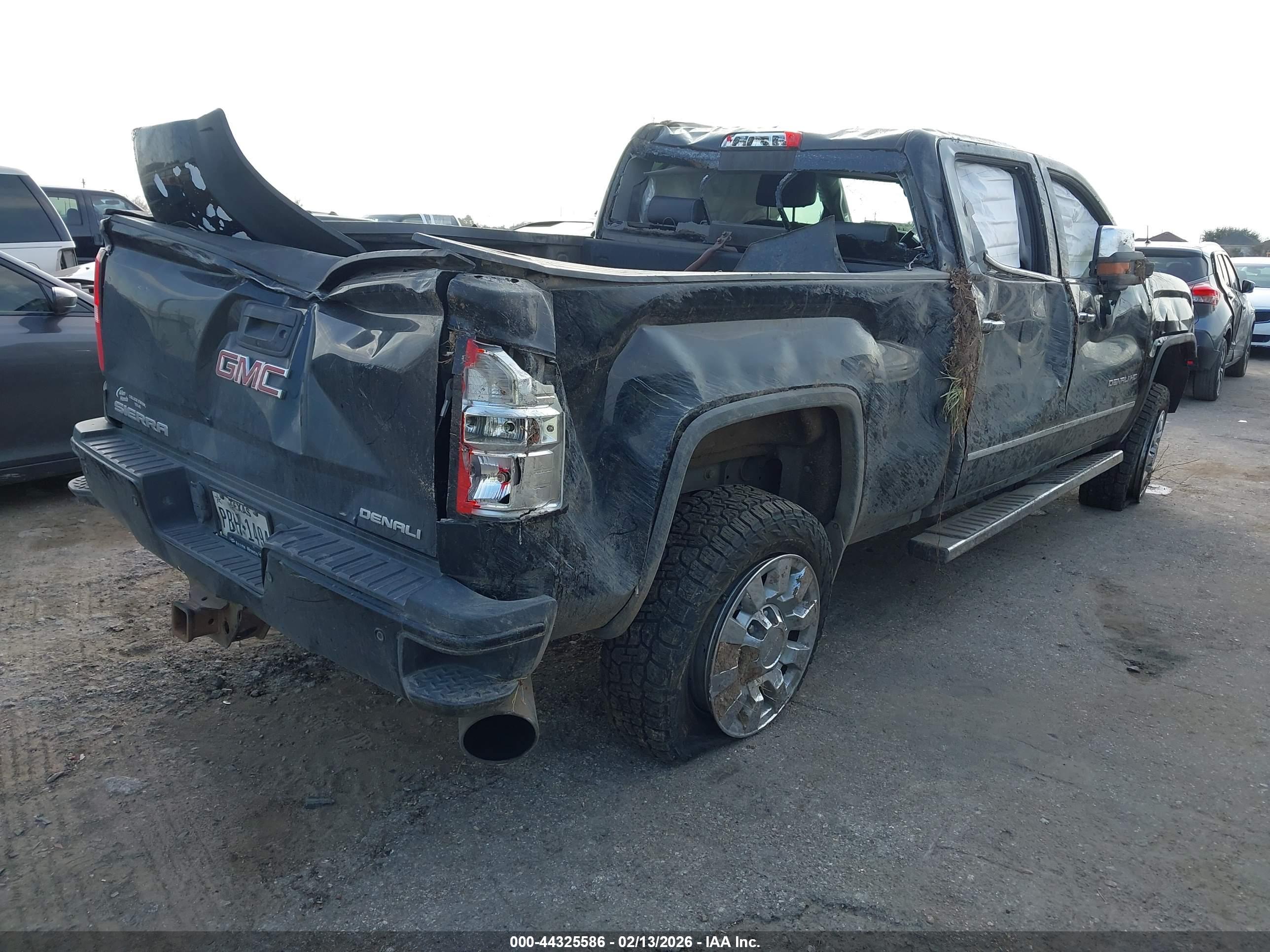 GMC SIERRA image 4