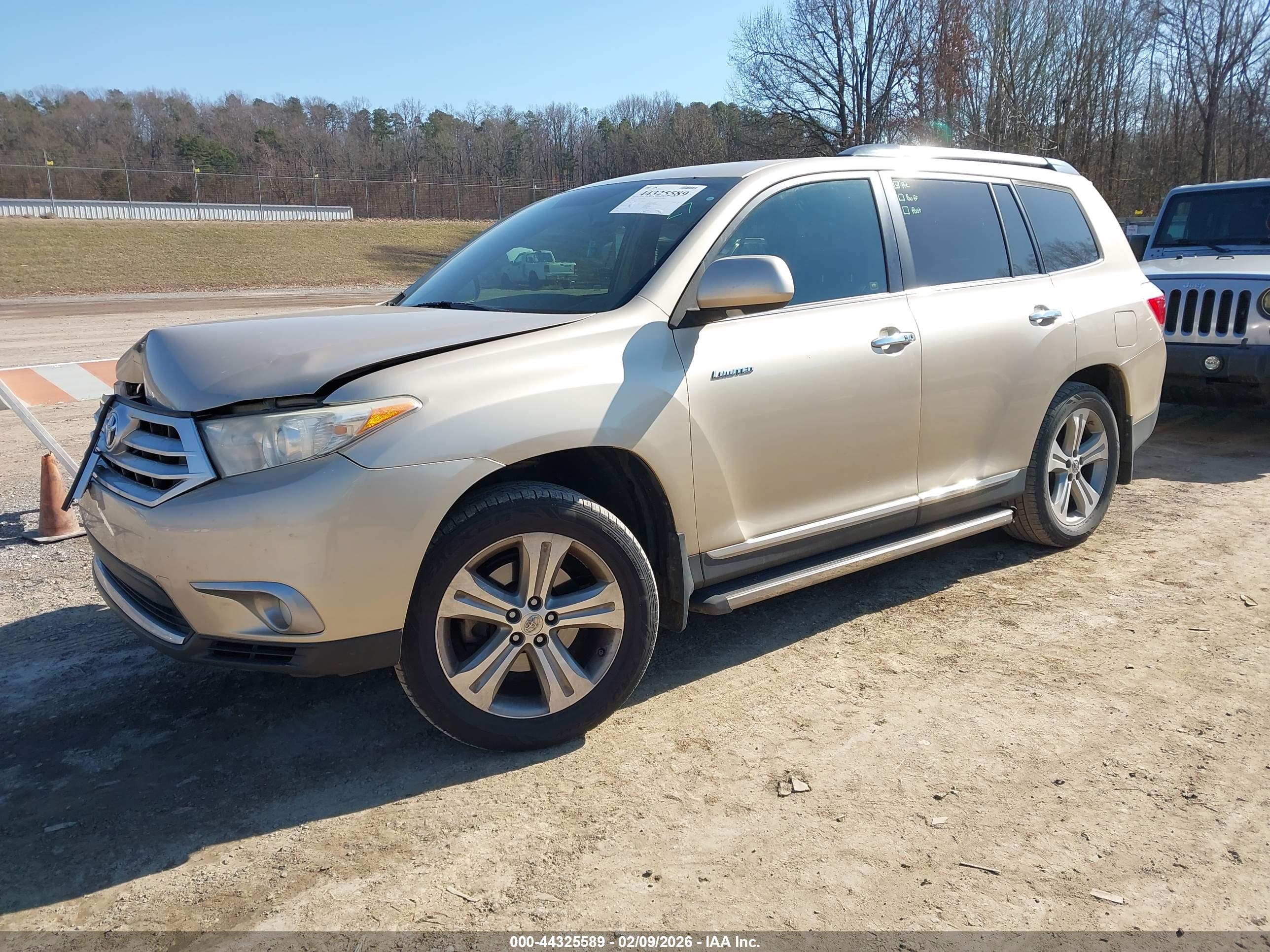 TOYOTA HIGHLANDER image 2