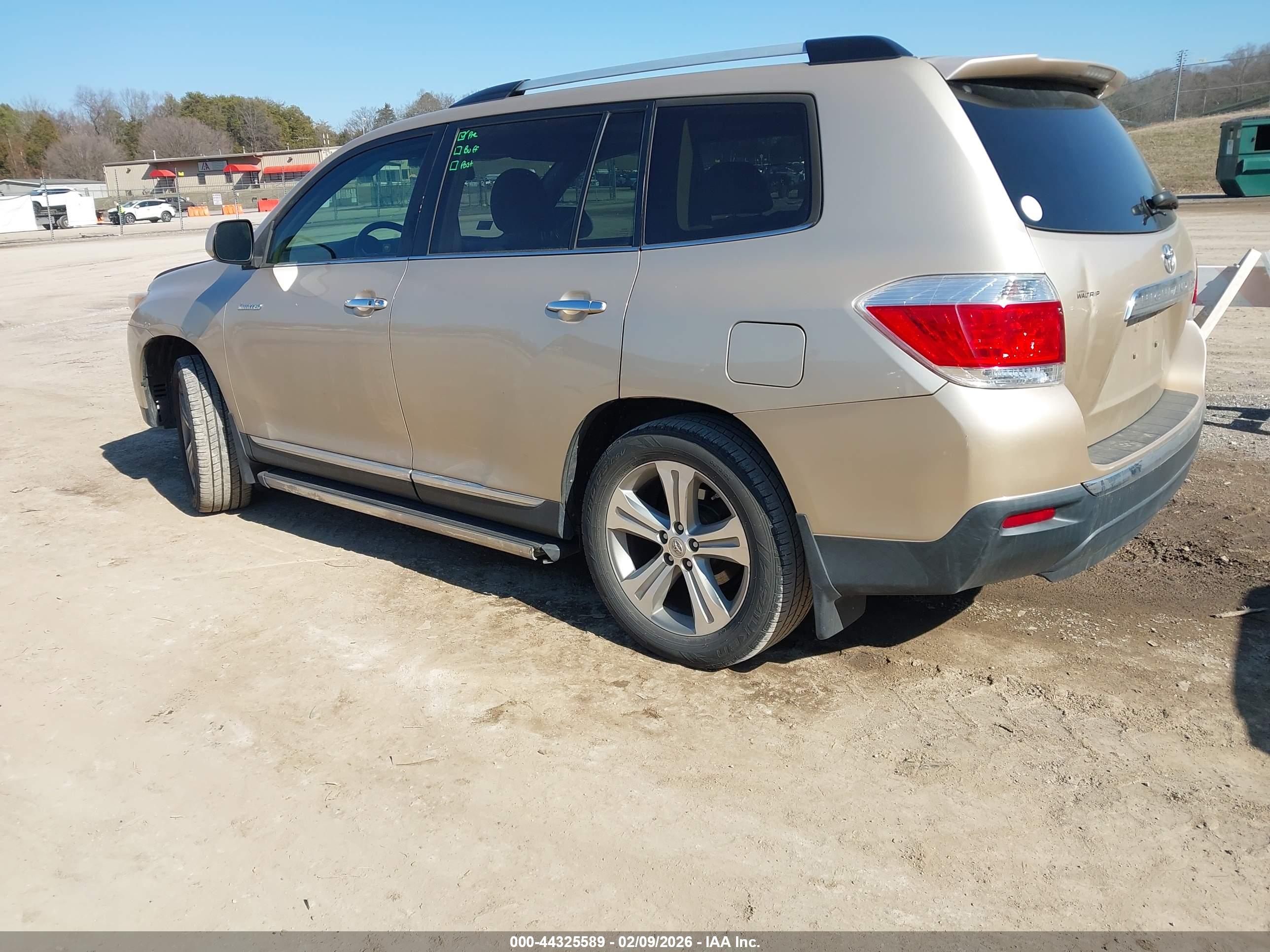 TOYOTA HIGHLANDER image 3