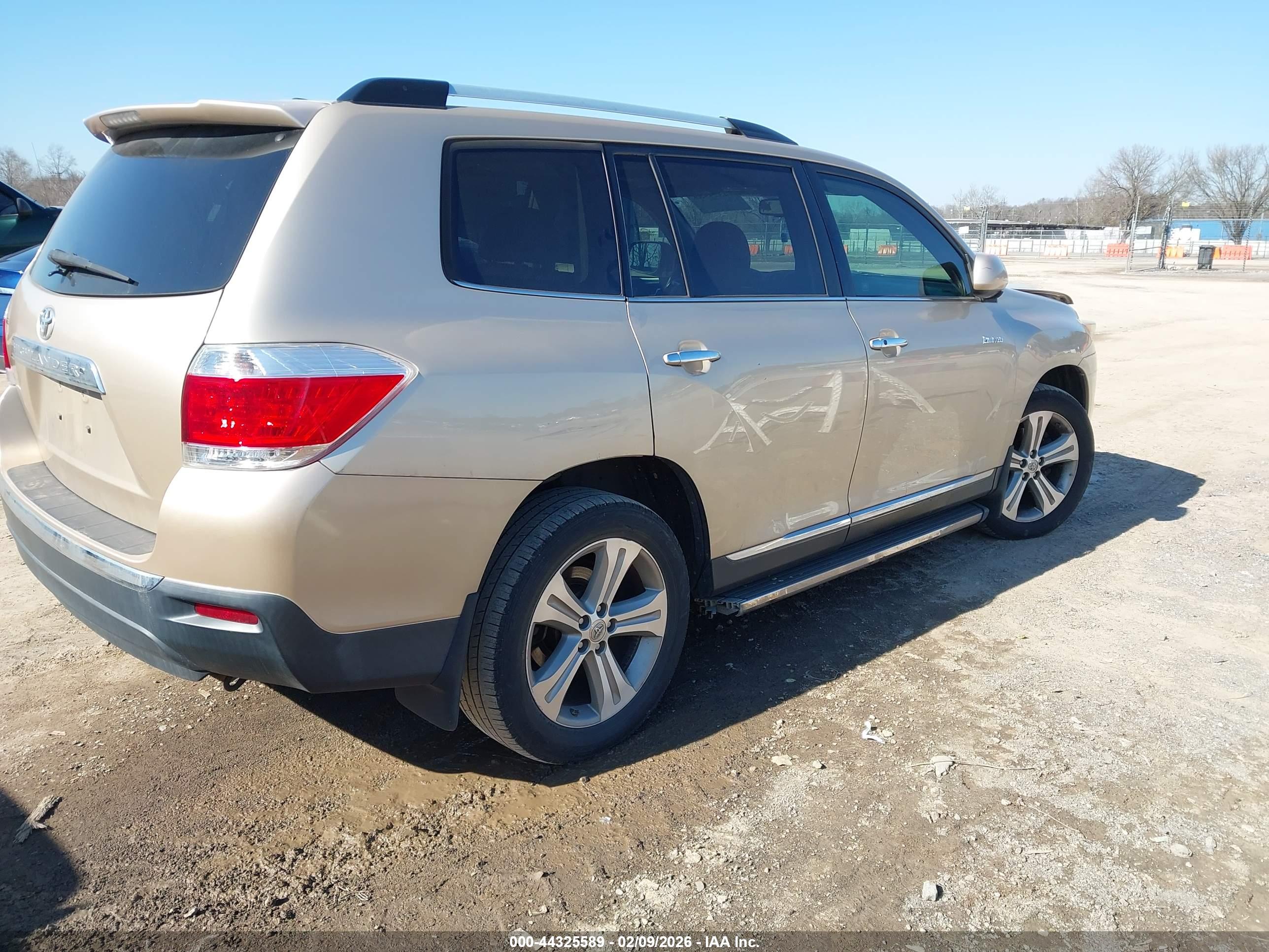 TOYOTA HIGHLANDER image 4