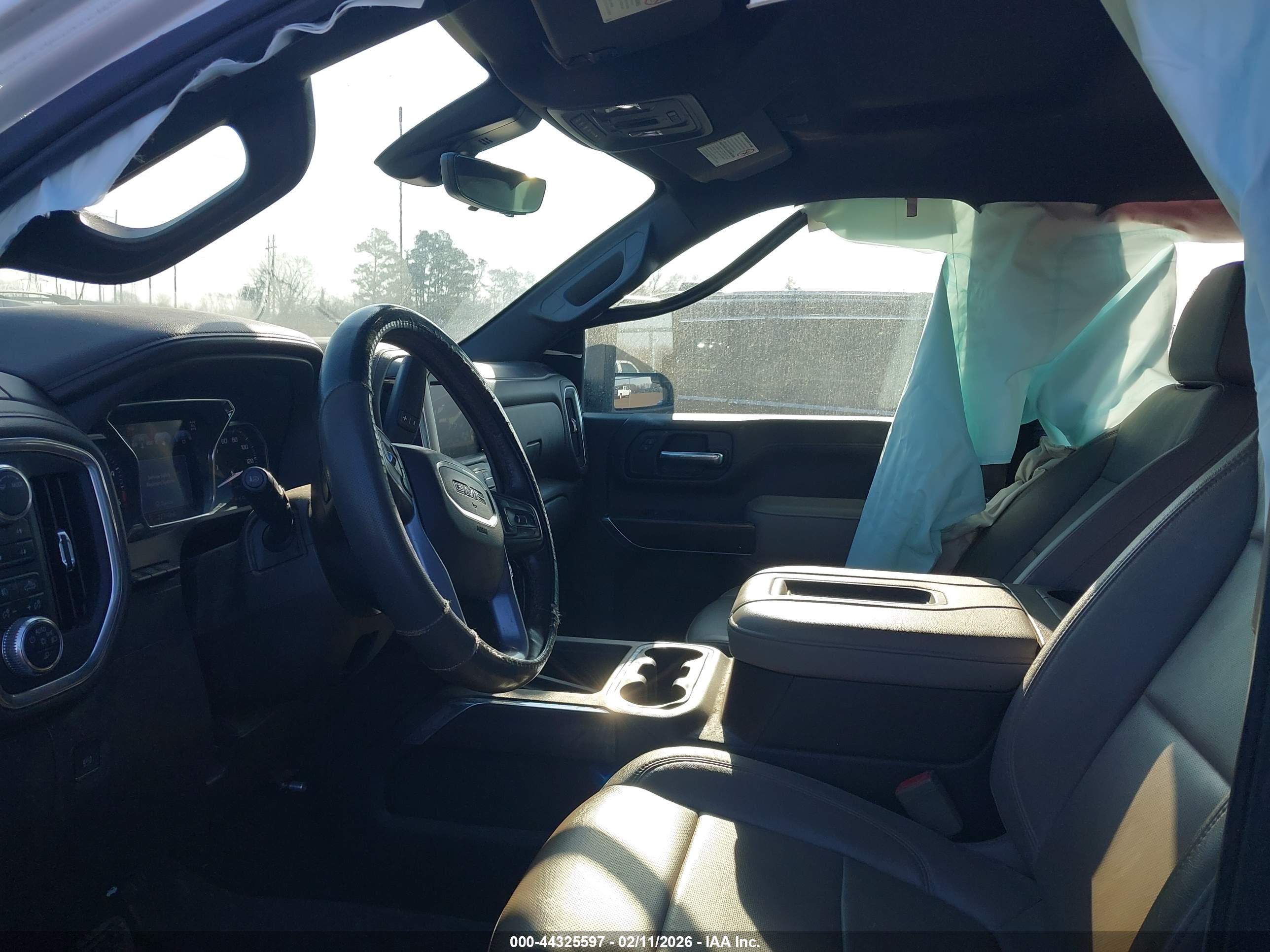 GMC SIERRA image 5