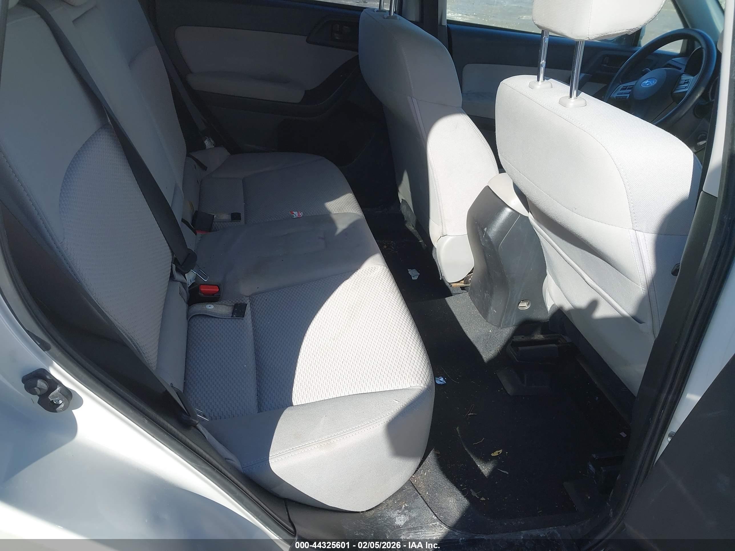 SUBARU FORESTER image 8