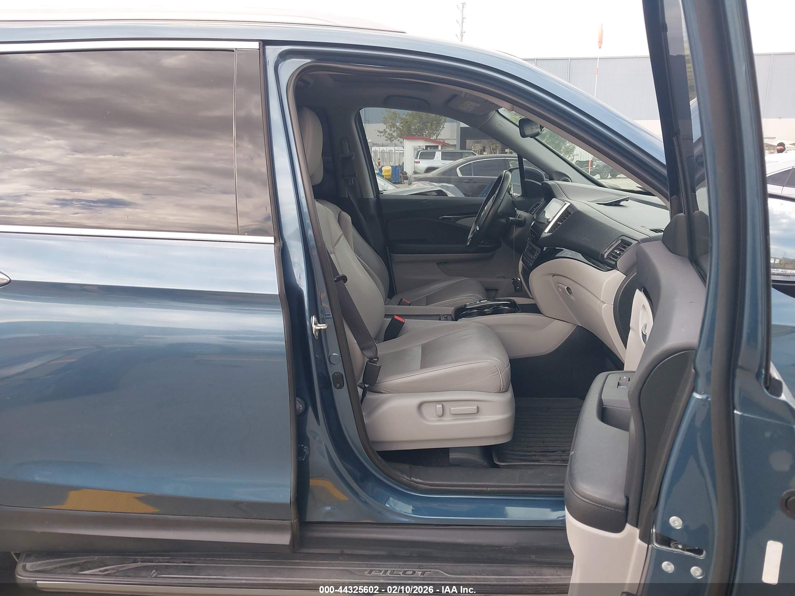 HONDA PILOT image 5