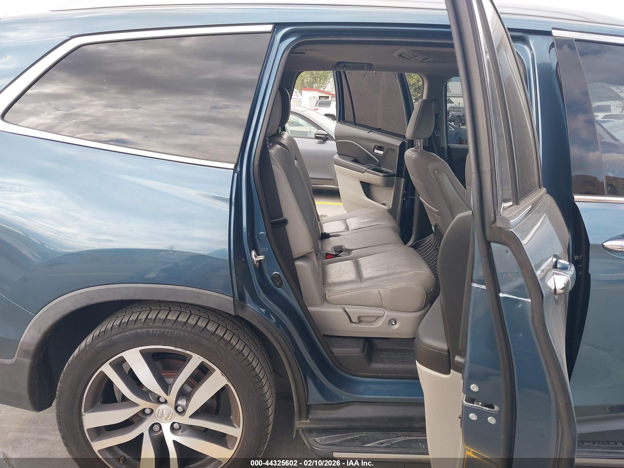 HONDA PILOT image 8