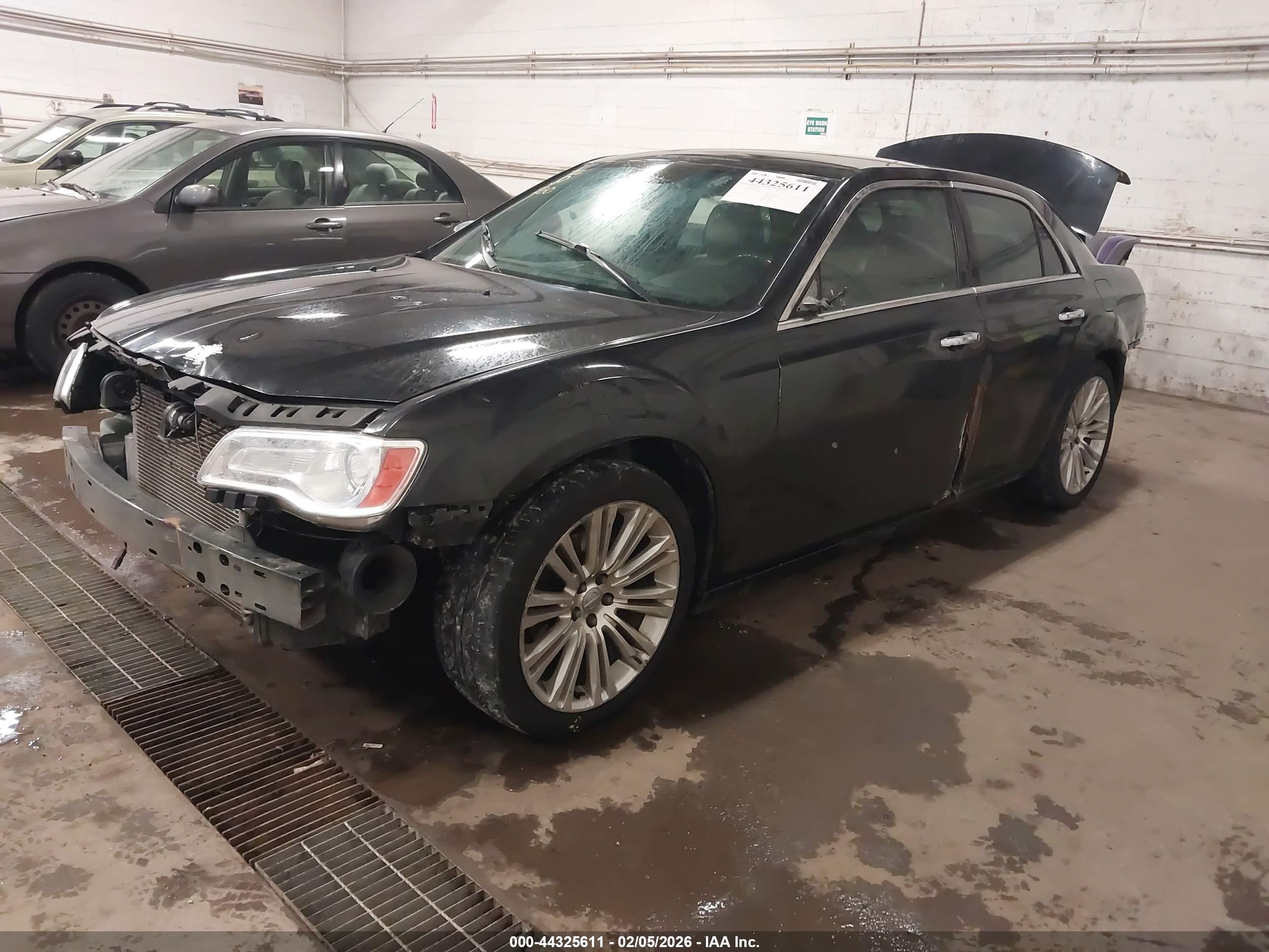 CHRYSLER 300 image 2