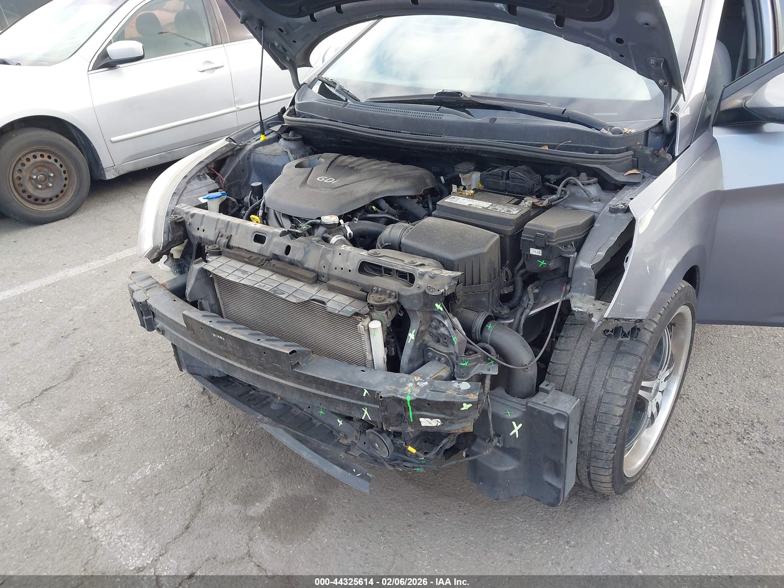 HYUNDAI ACCENT image 6