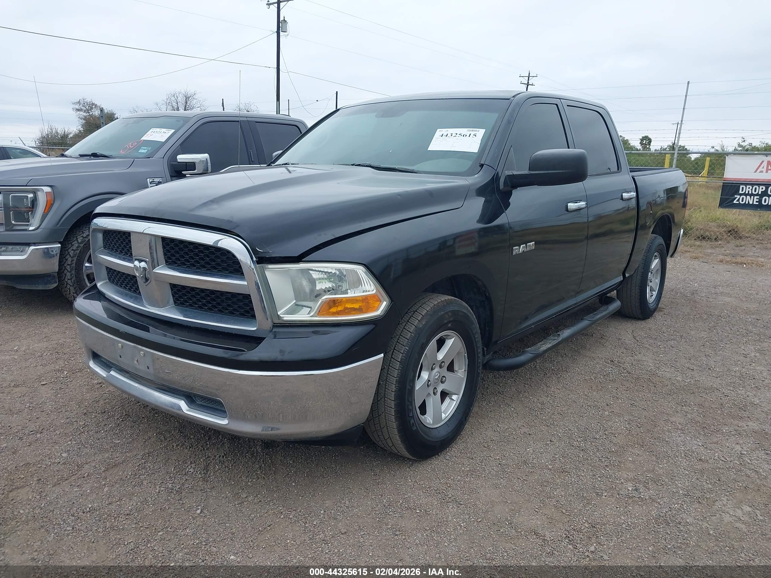 DODGE RAM image 2