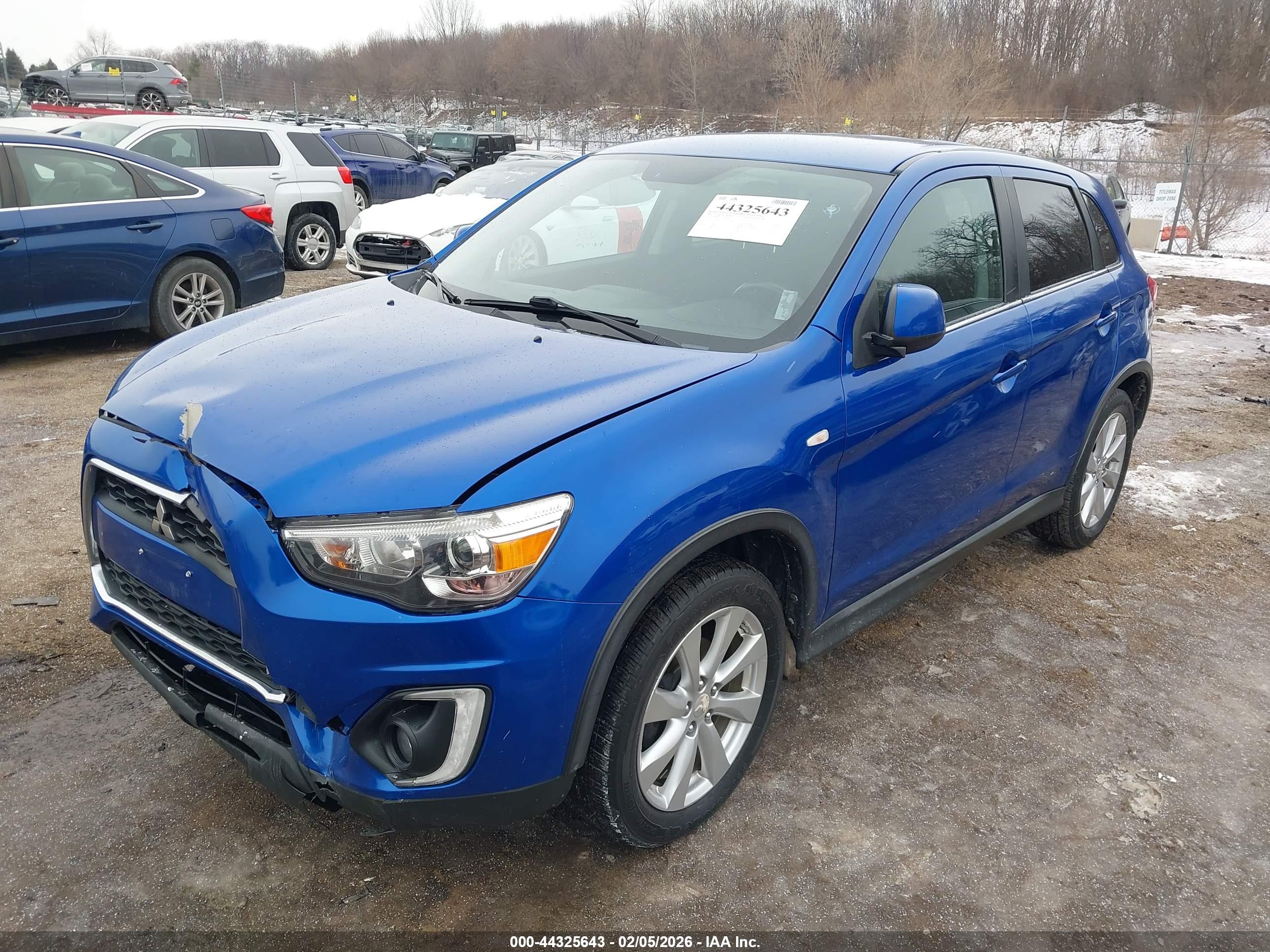 MITSUBISHI OUTLANDER image 2