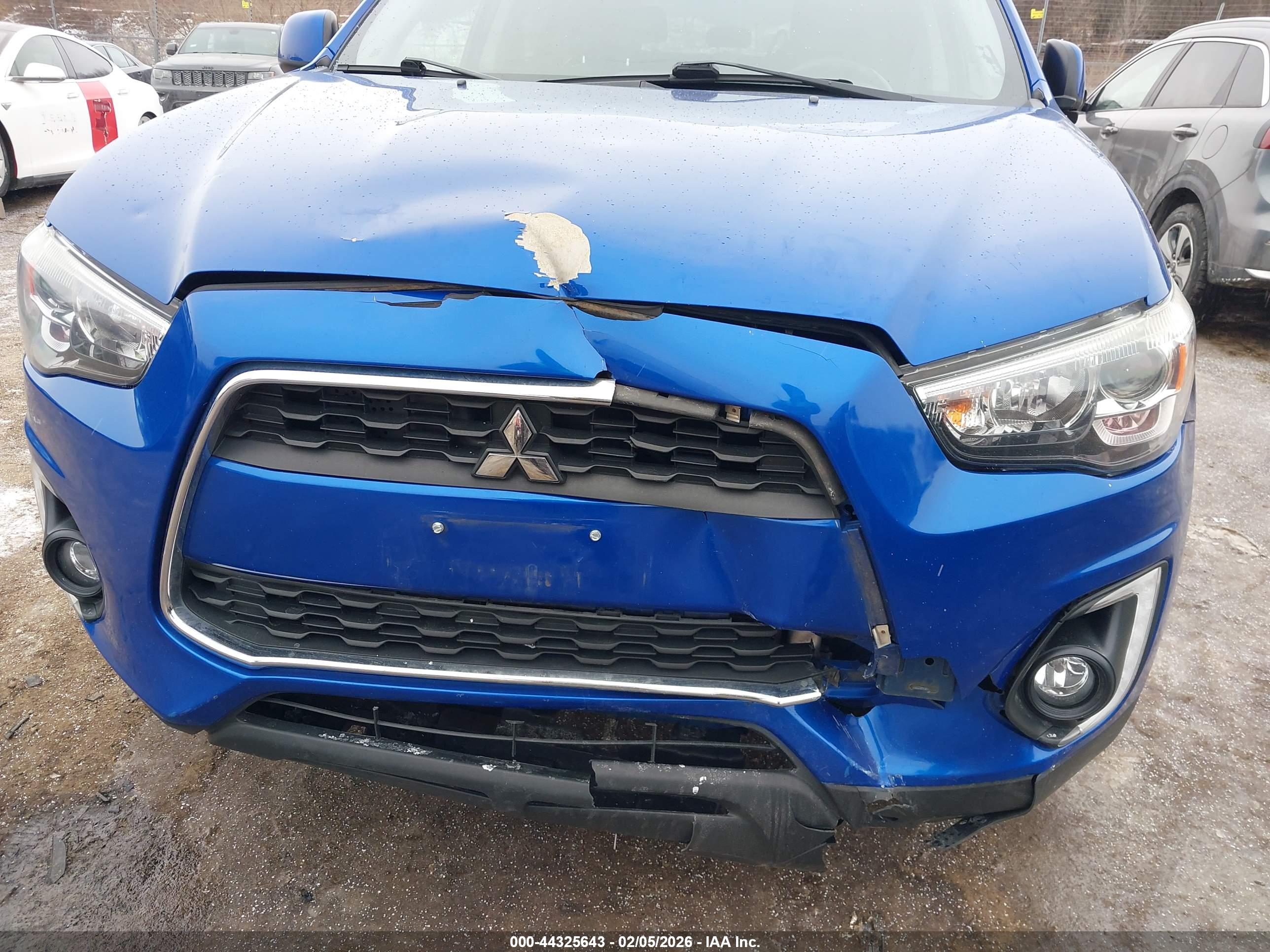 MITSUBISHI OUTLANDER image 6