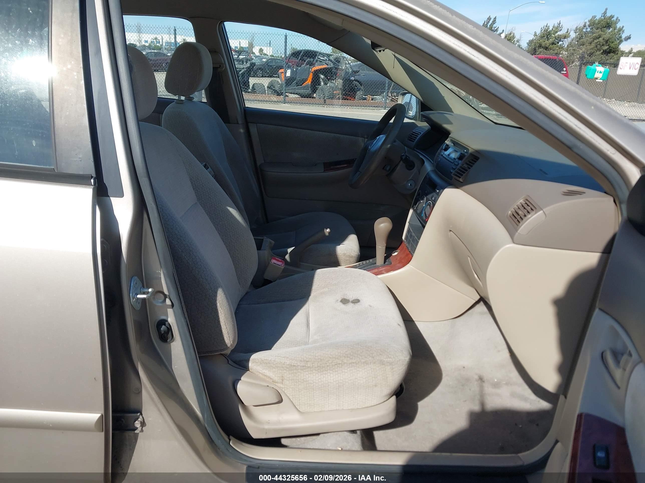 TOYOTA COROLLA image 5