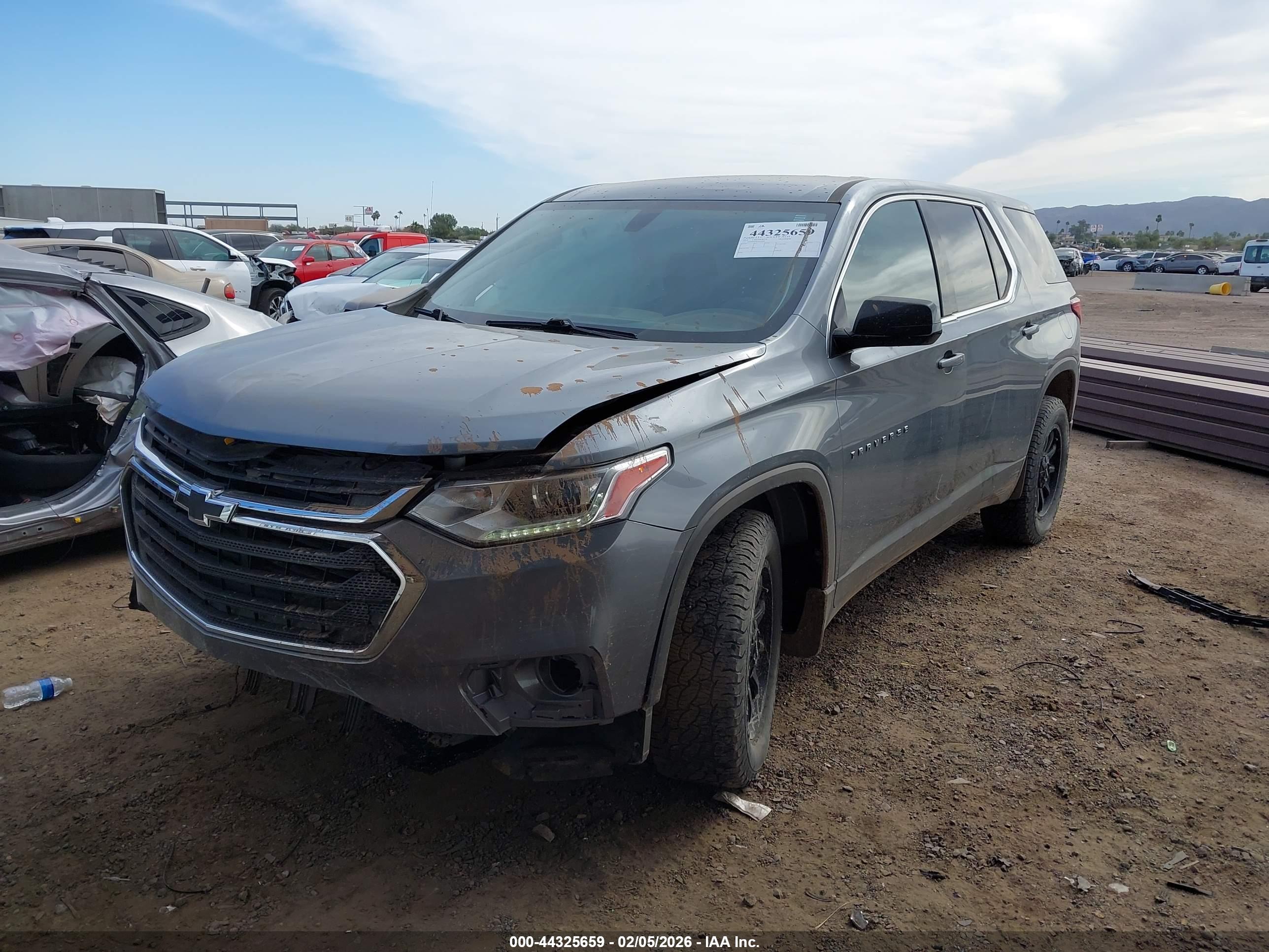 CHEVROLET TRAVERSE image 2