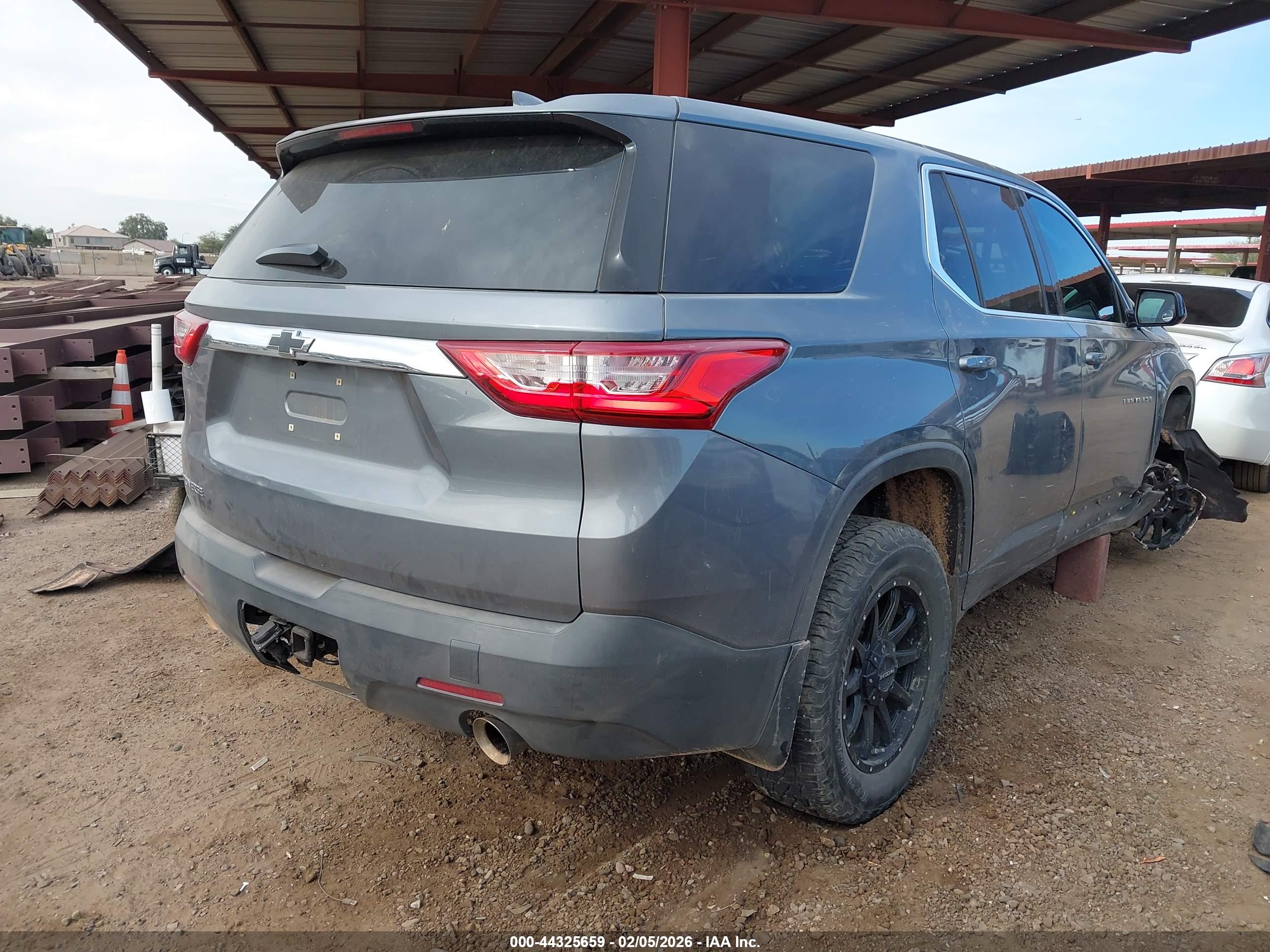 CHEVROLET TRAVERSE image 4