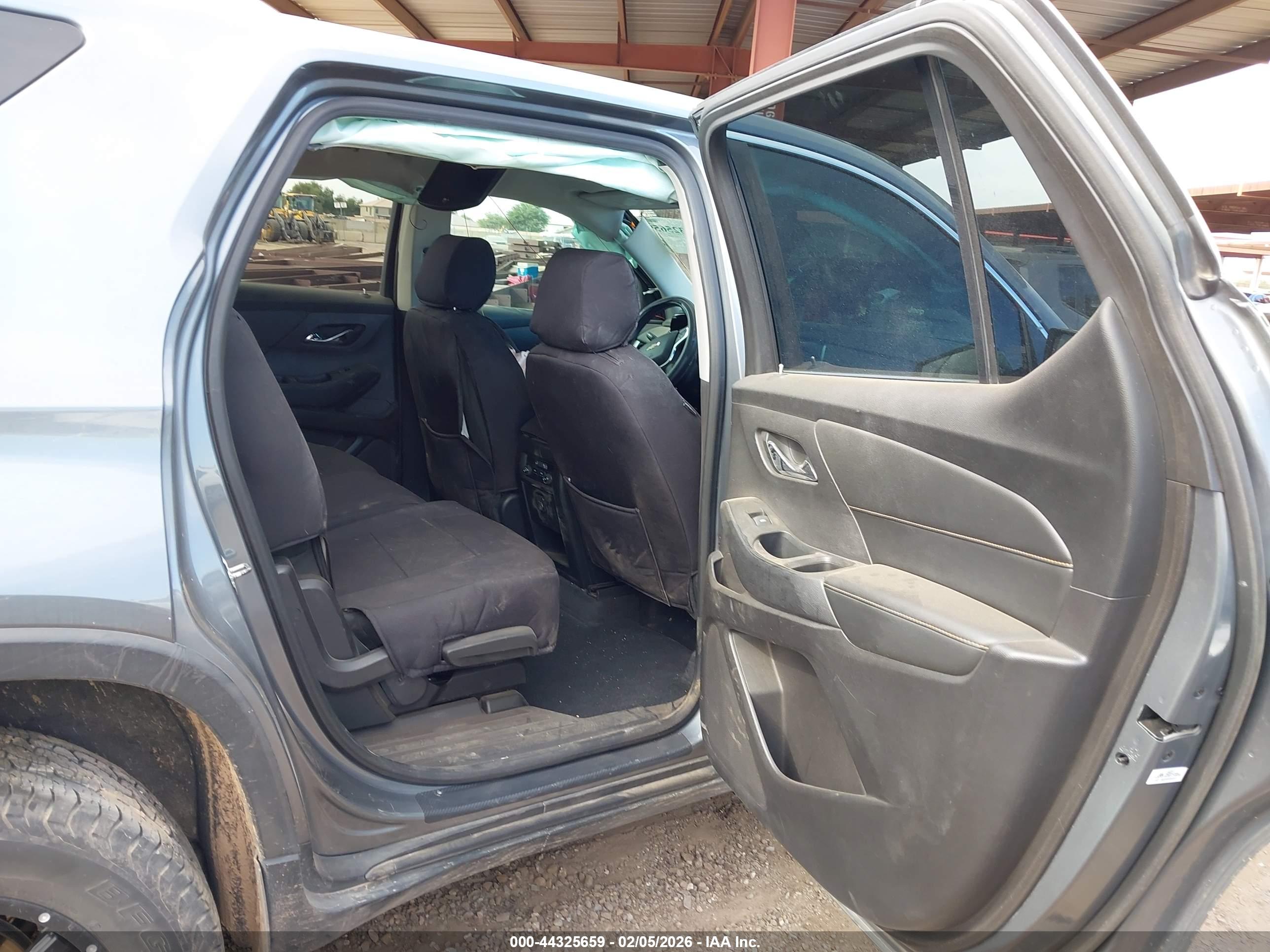 CHEVROLET TRAVERSE image 8