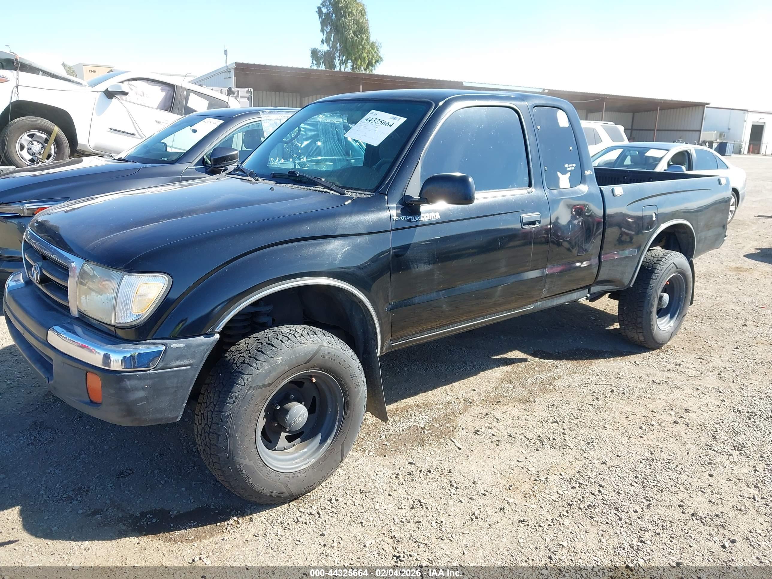 TOYOTA TACOMA image 2