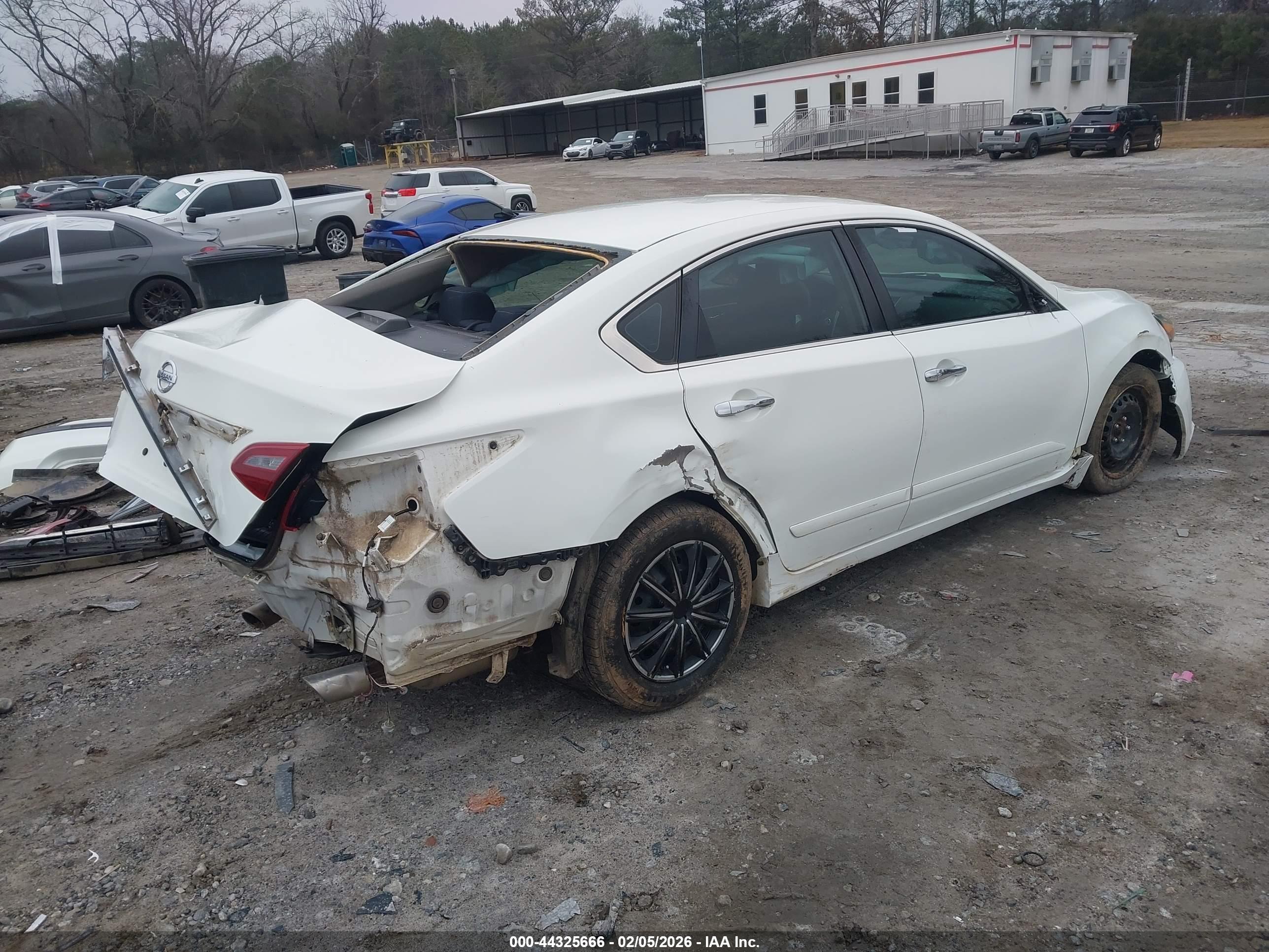 NISSAN ALTIMA image 4
