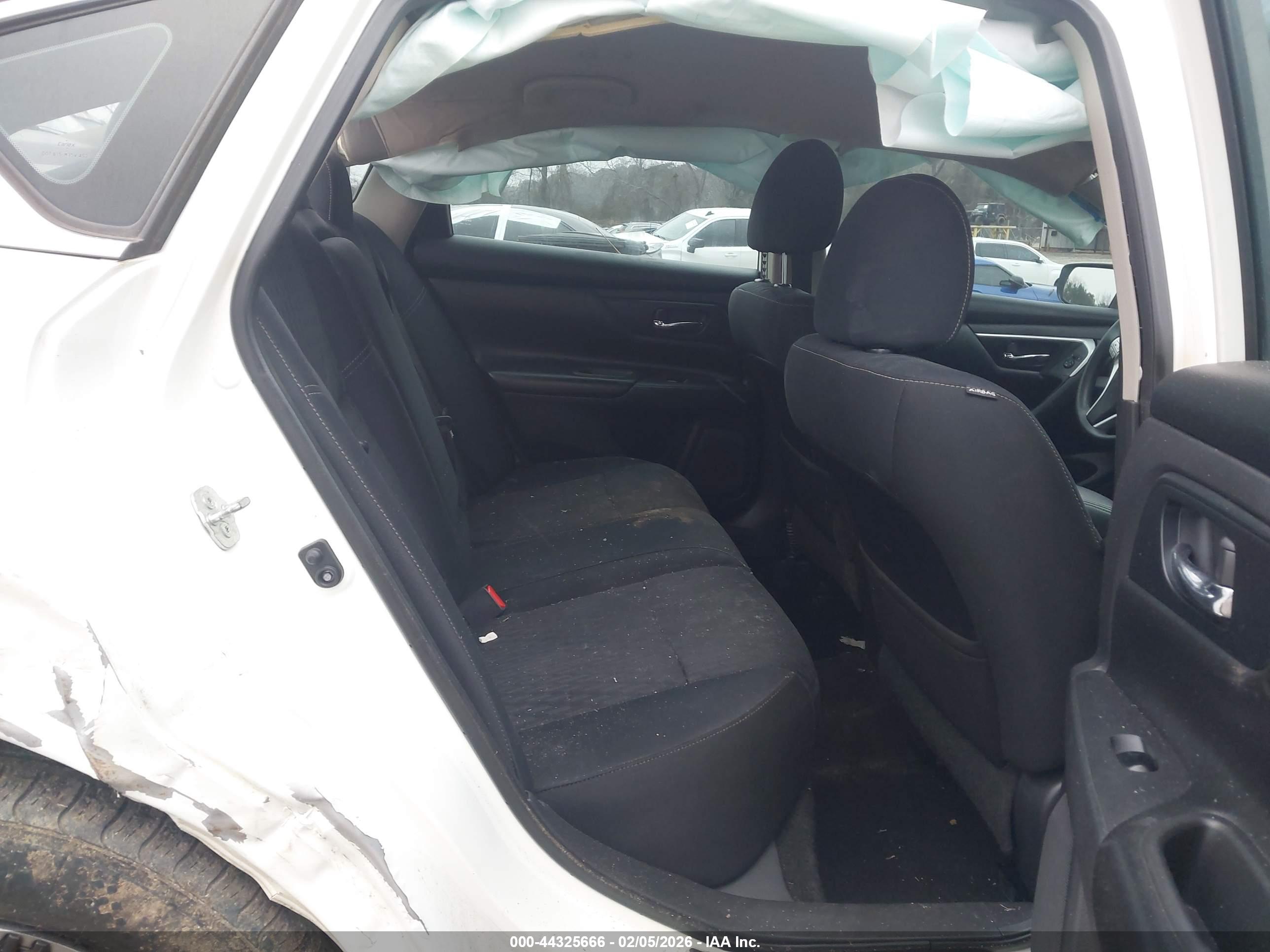 NISSAN ALTIMA image 8