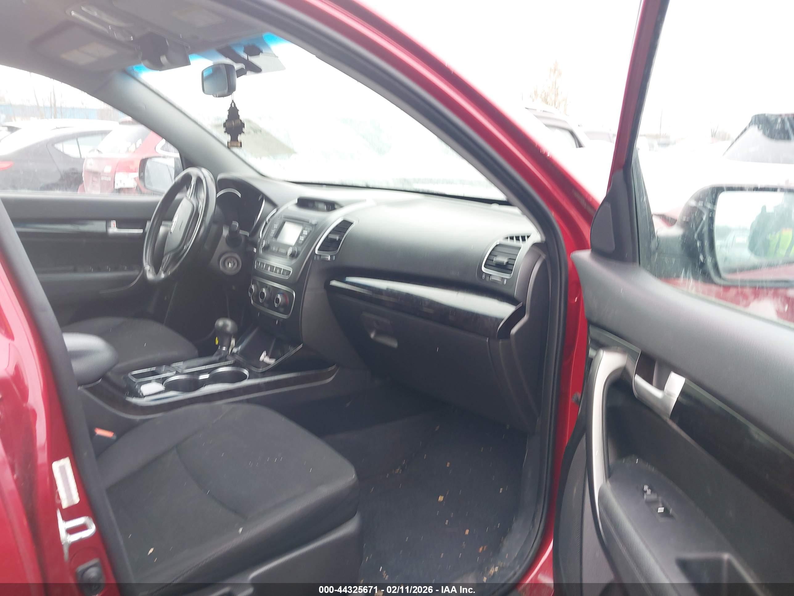 KIA SORENTO image 5