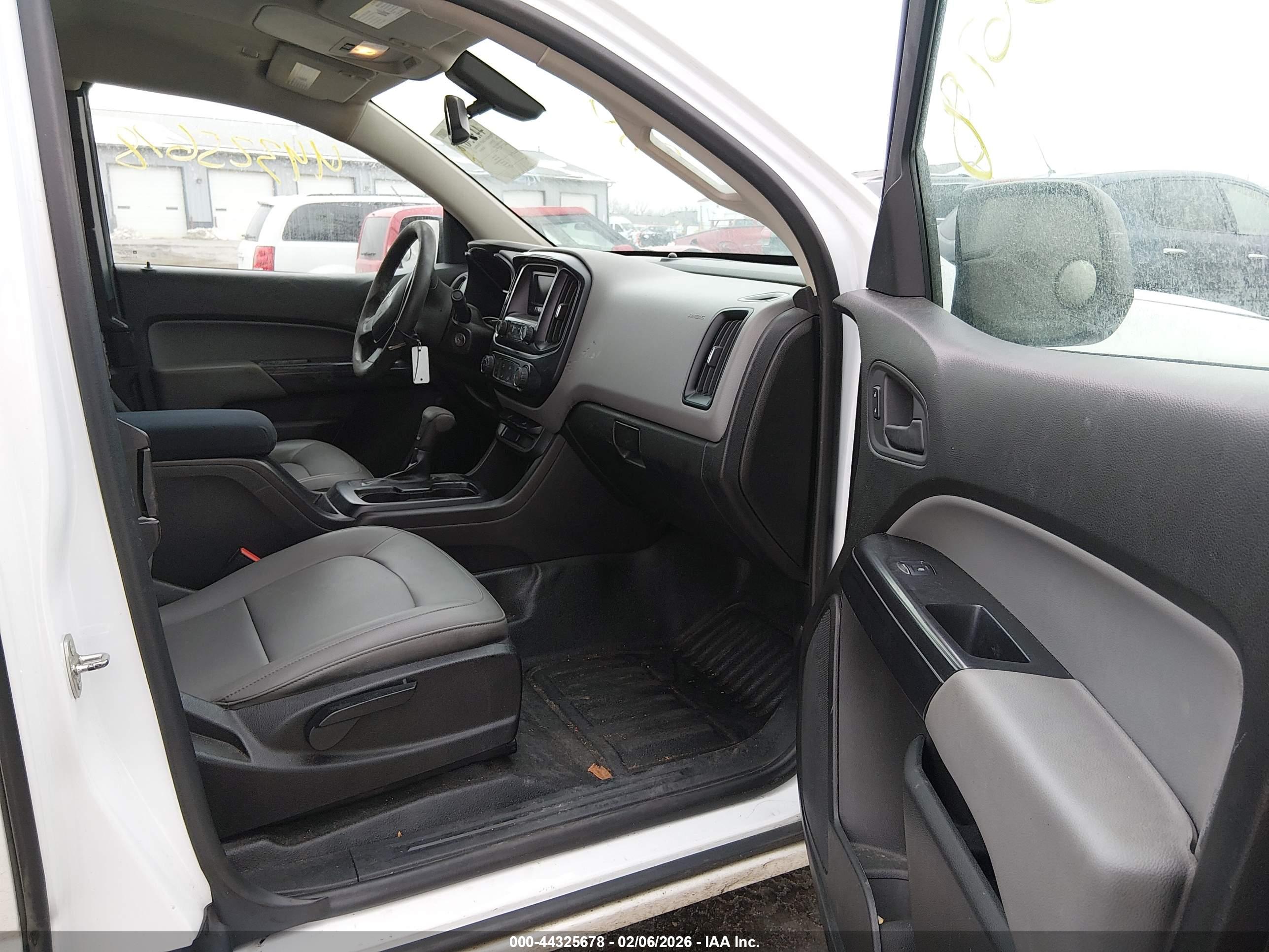 CHEVROLET COLORADO image 5