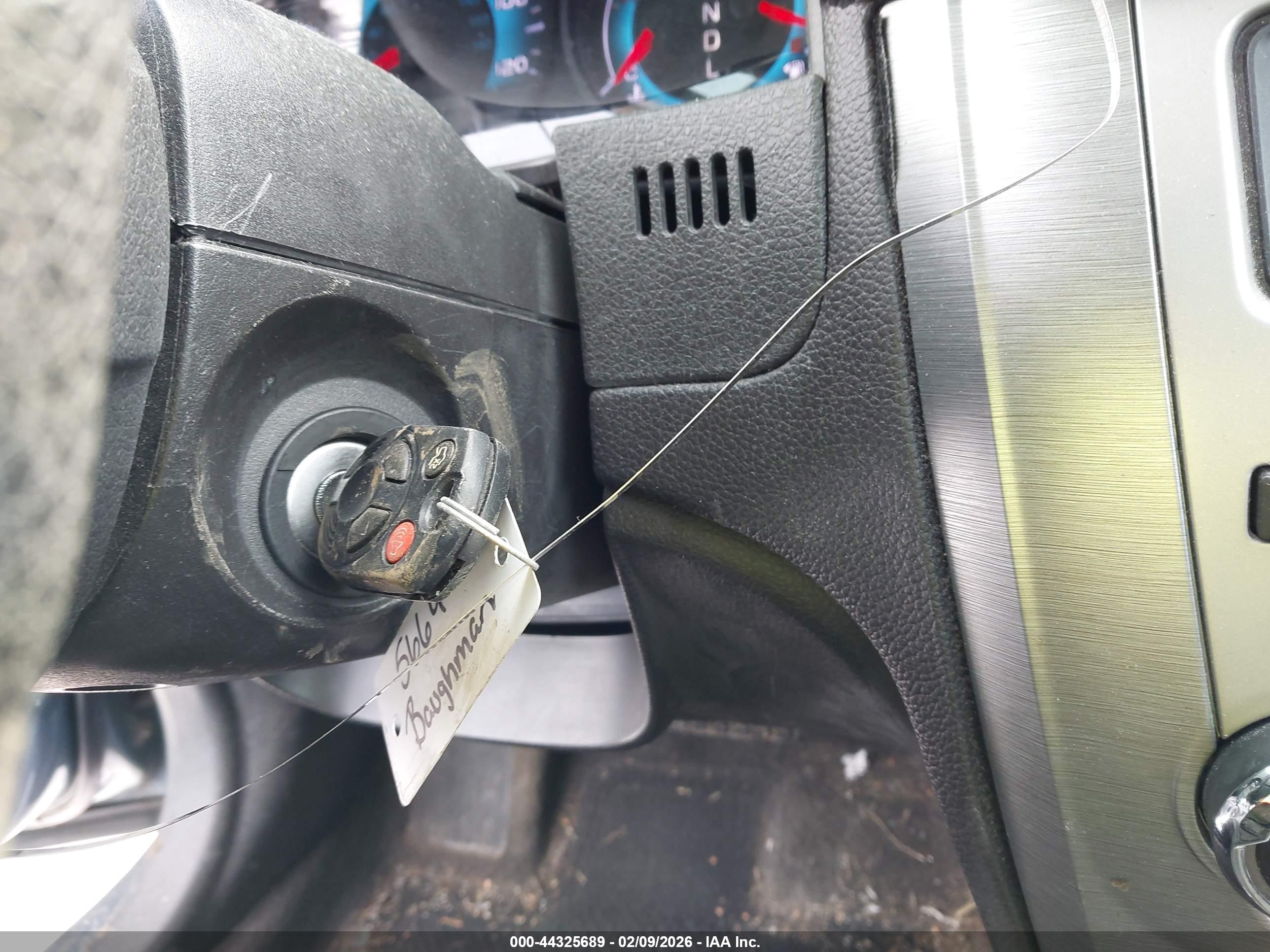 FORD FUSION image 11