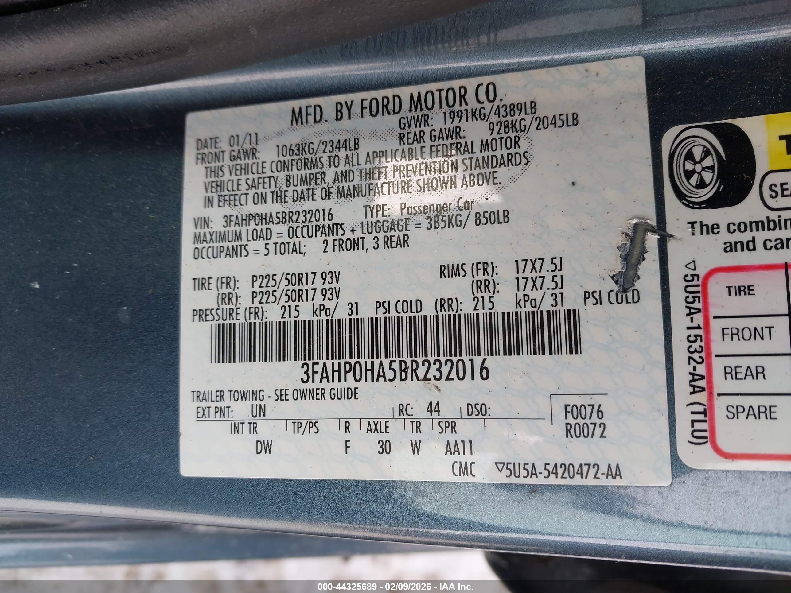 FORD FUSION image 9
