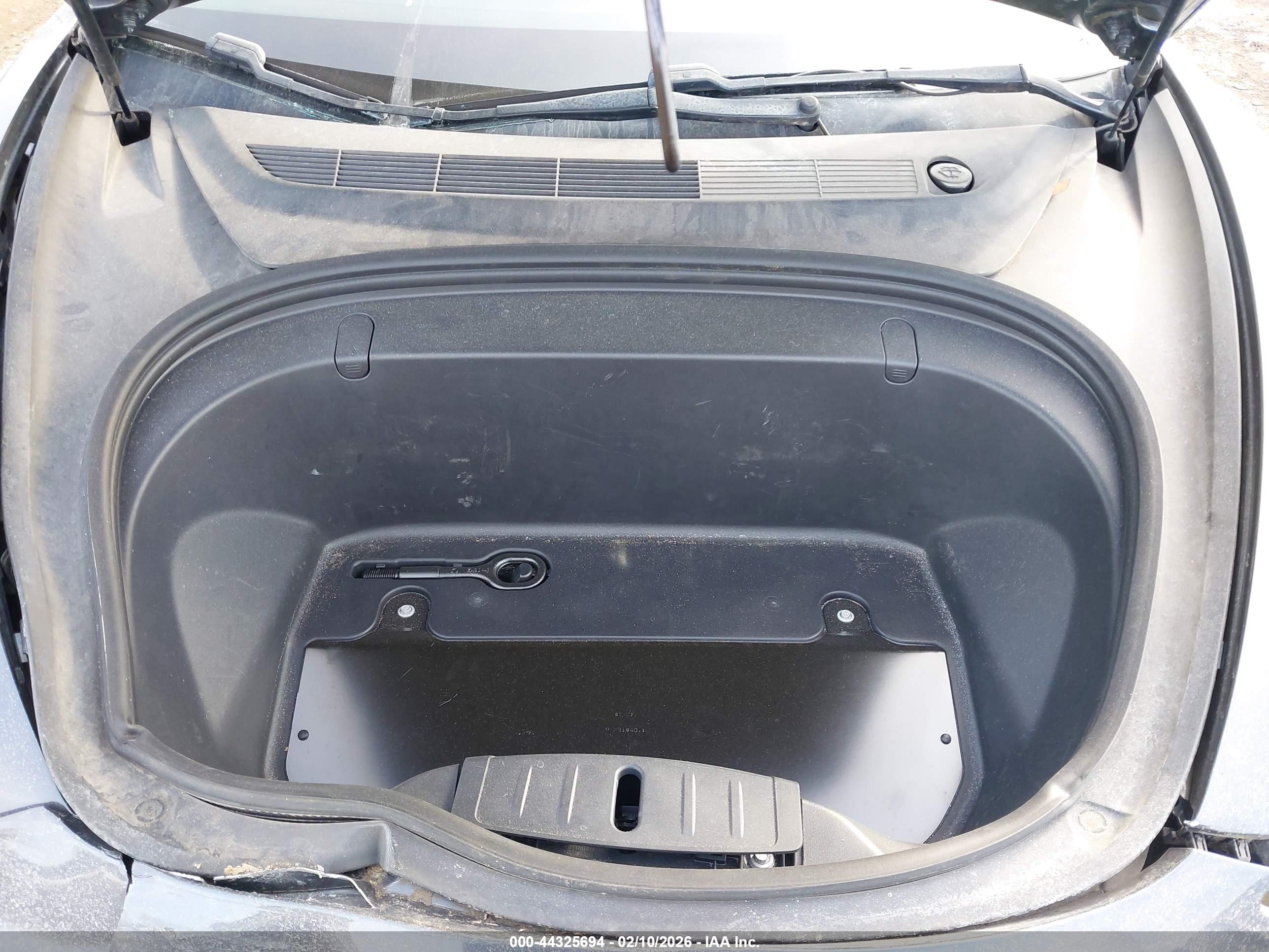 TESLA MODEL image 10