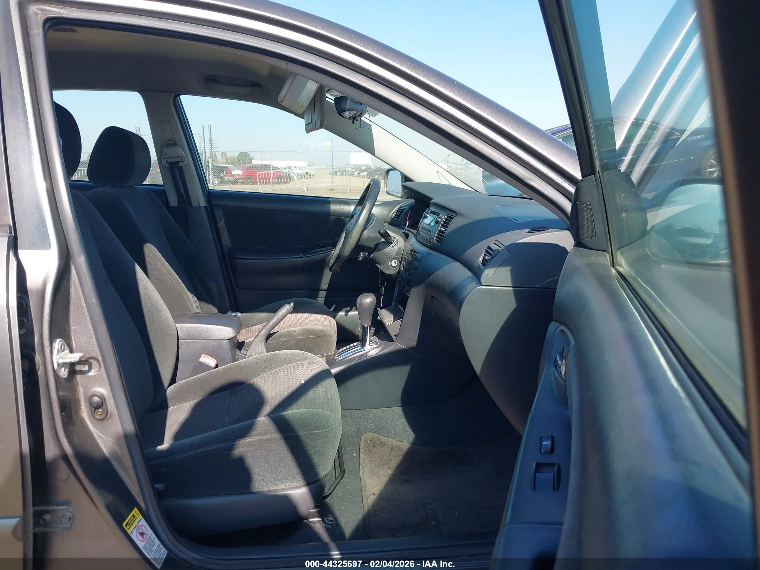 TOYOTA COROLLA image 5