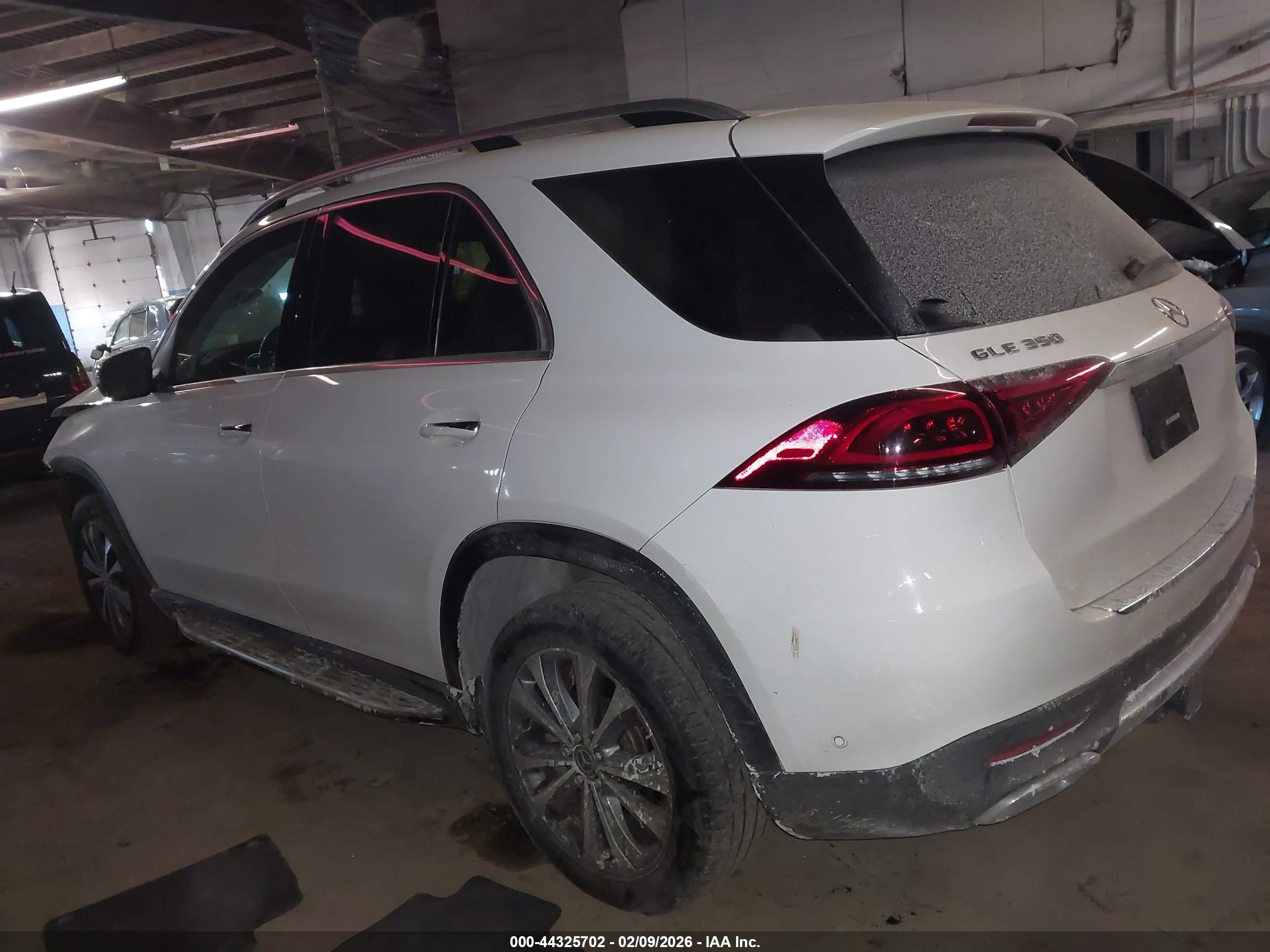 MERCEDES-BENZ GLE image 3