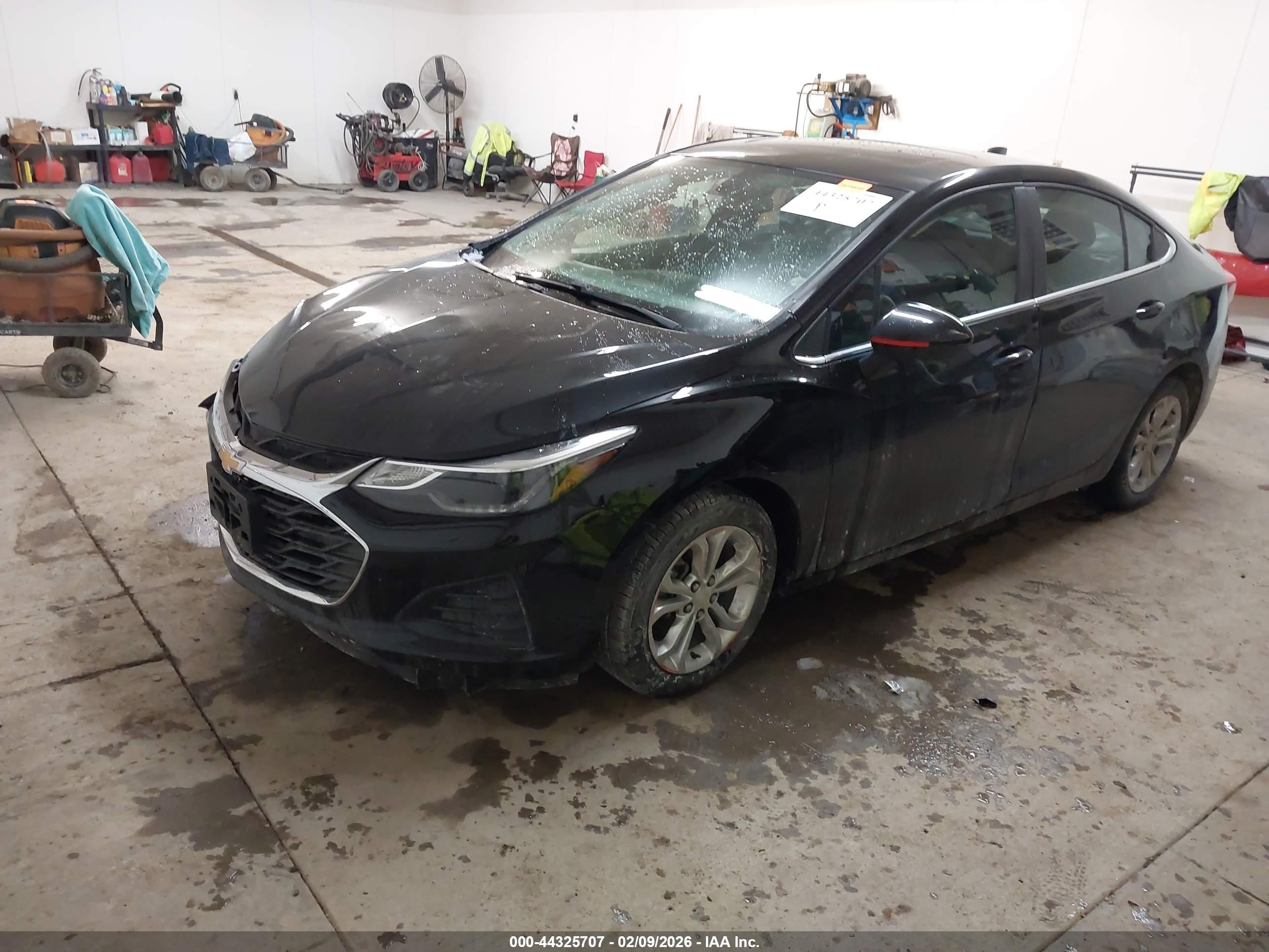 CHEVROLET CRUZE image 2