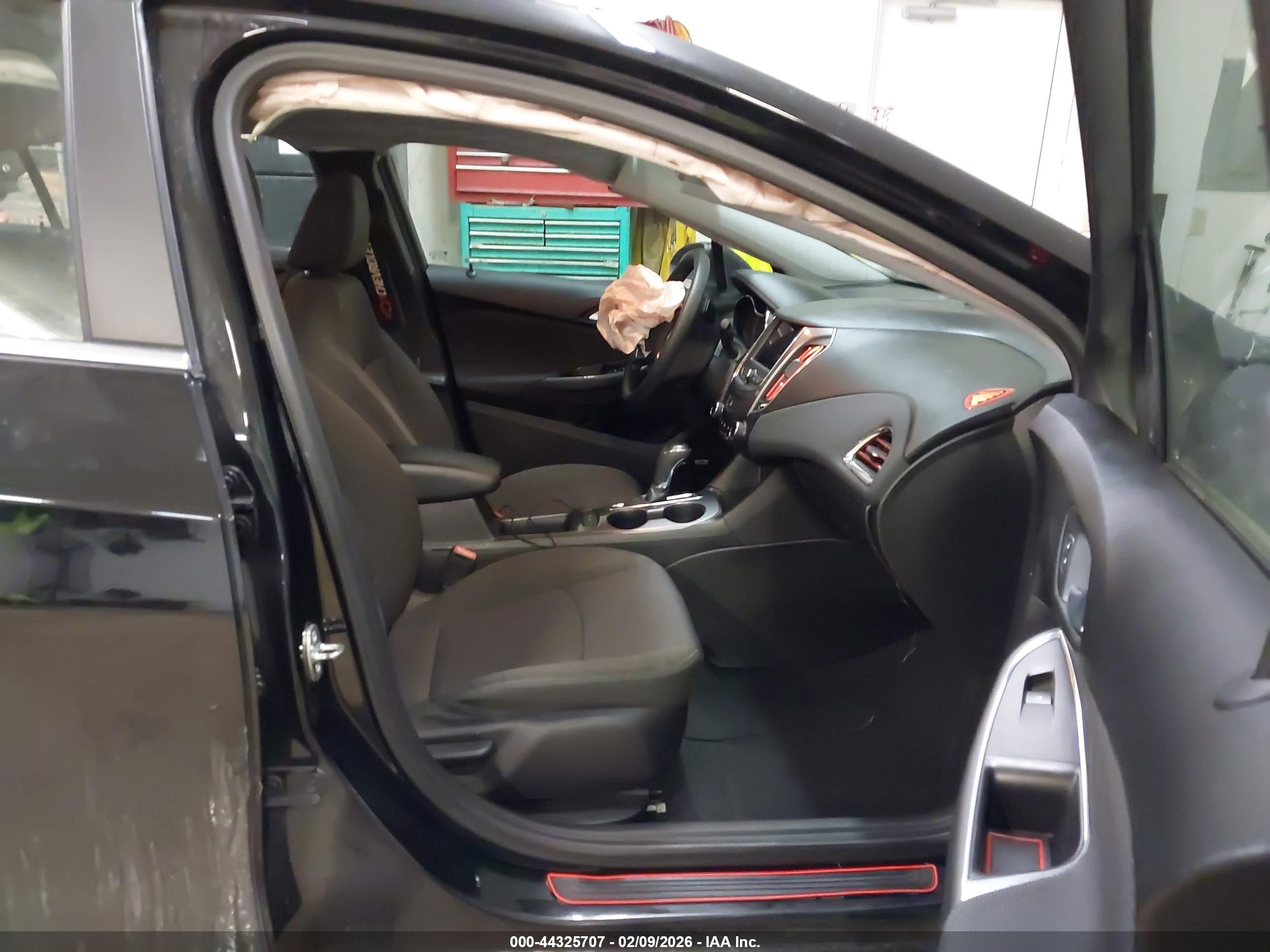 CHEVROLET CRUZE image 5