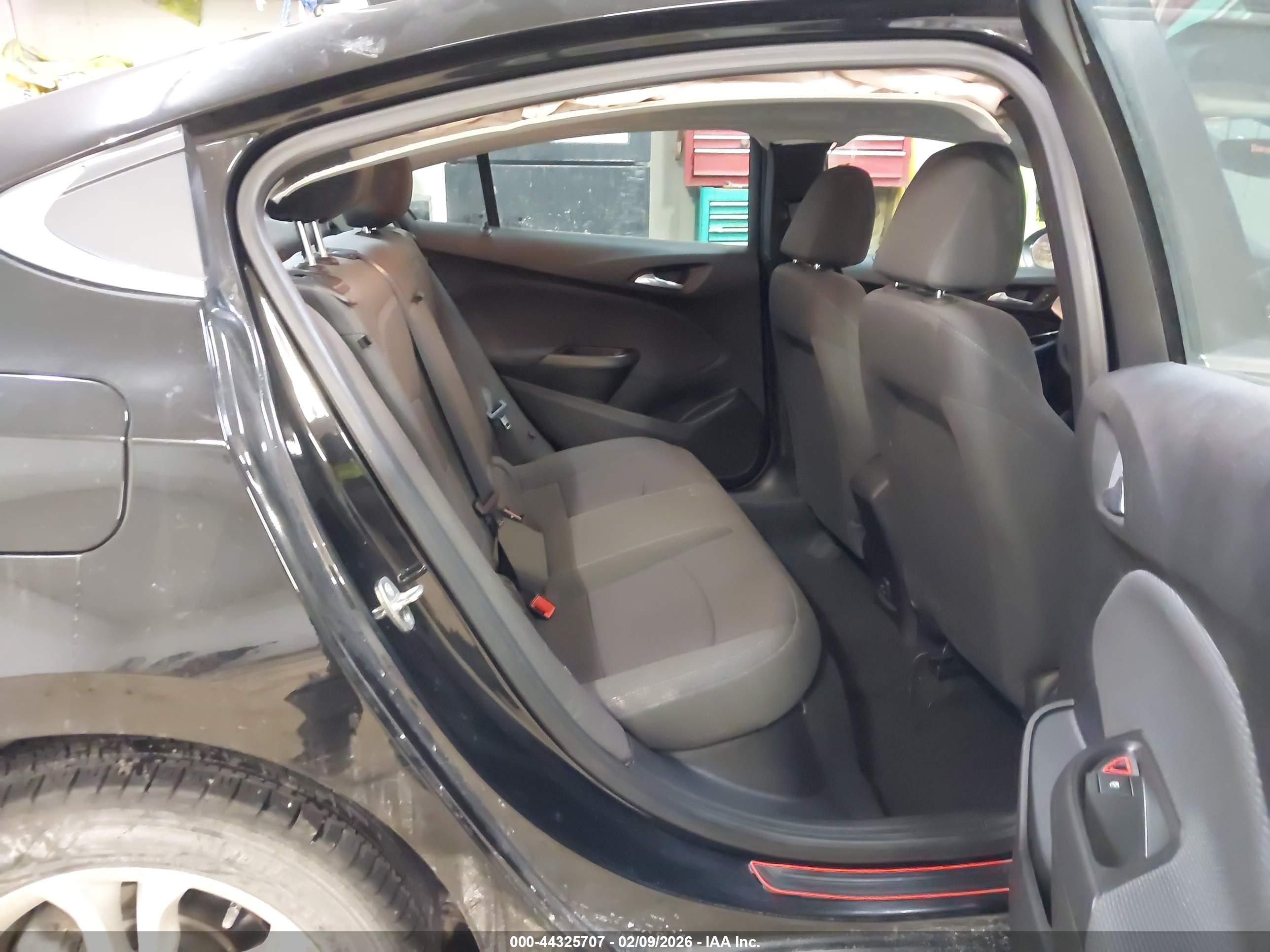 CHEVROLET CRUZE image 8
