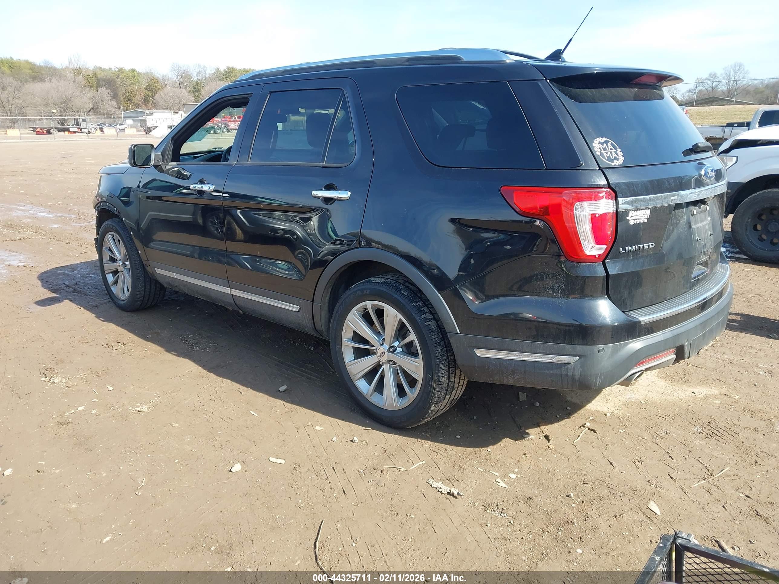 FORD EXPLORER image 3