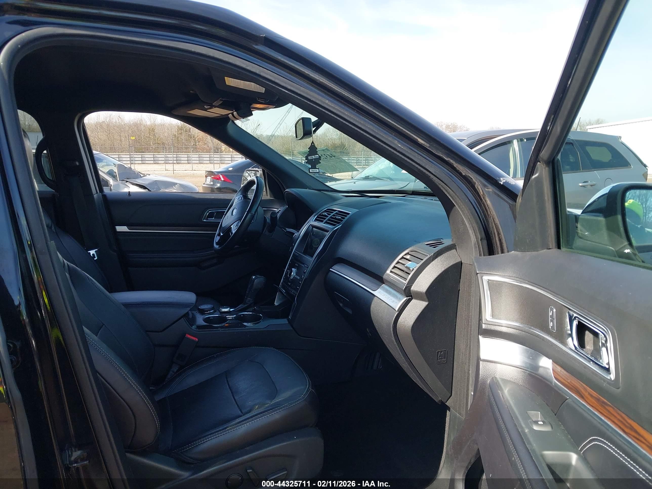 FORD EXPLORER image 5