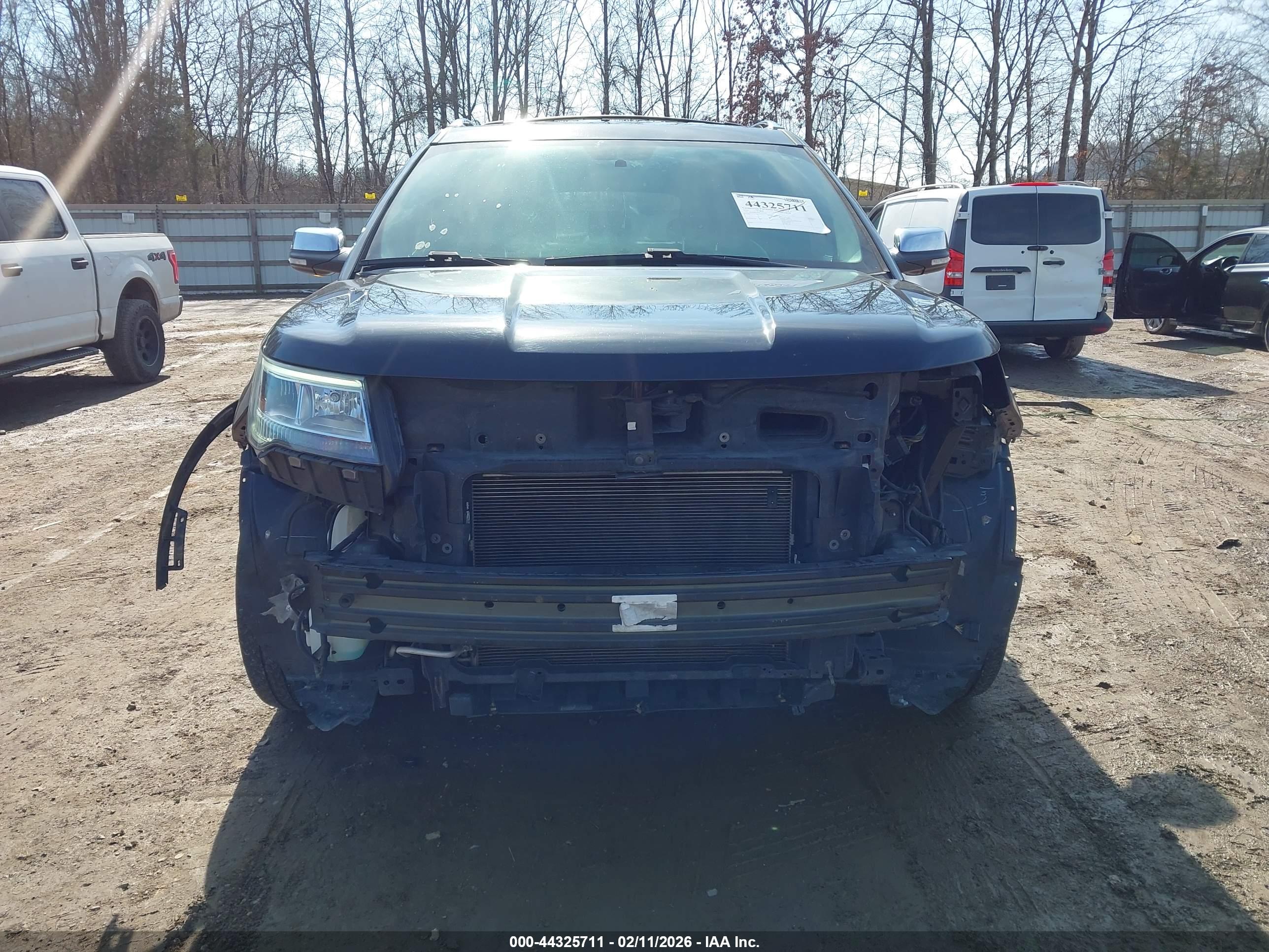 FORD EXPLORER image 6