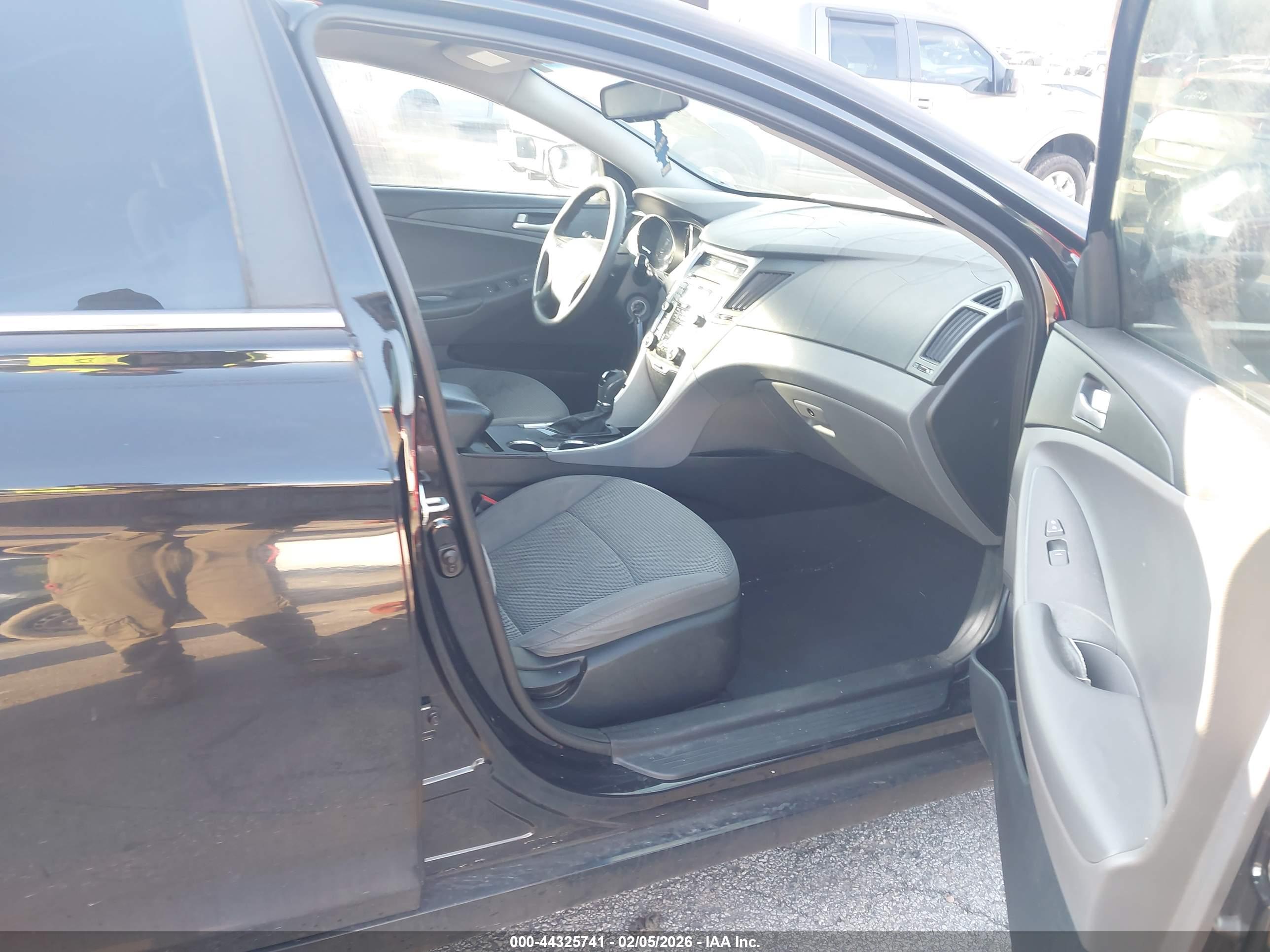 HYUNDAI SONATA image 5