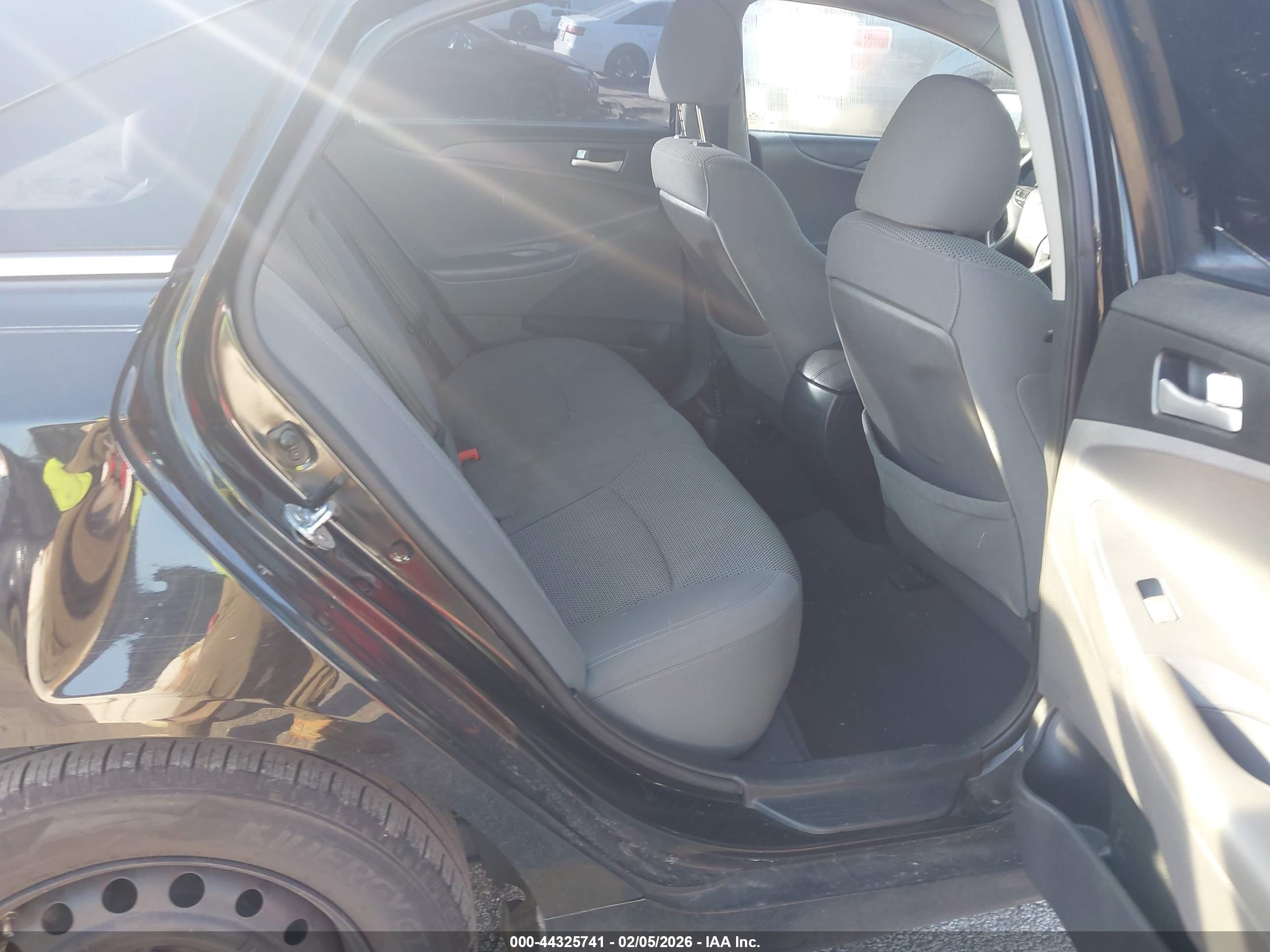 HYUNDAI SONATA image 8