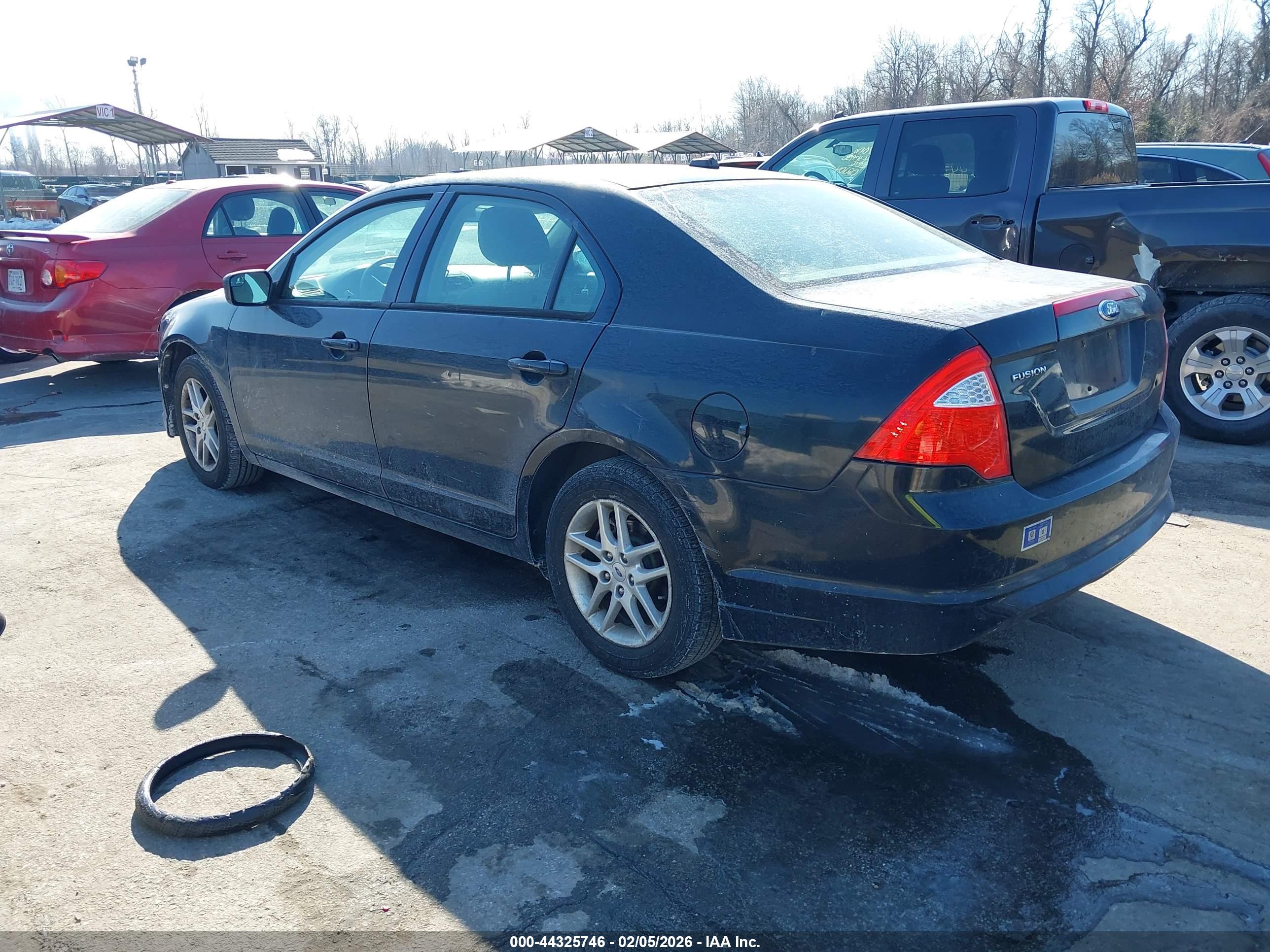 FORD FUSION image 3