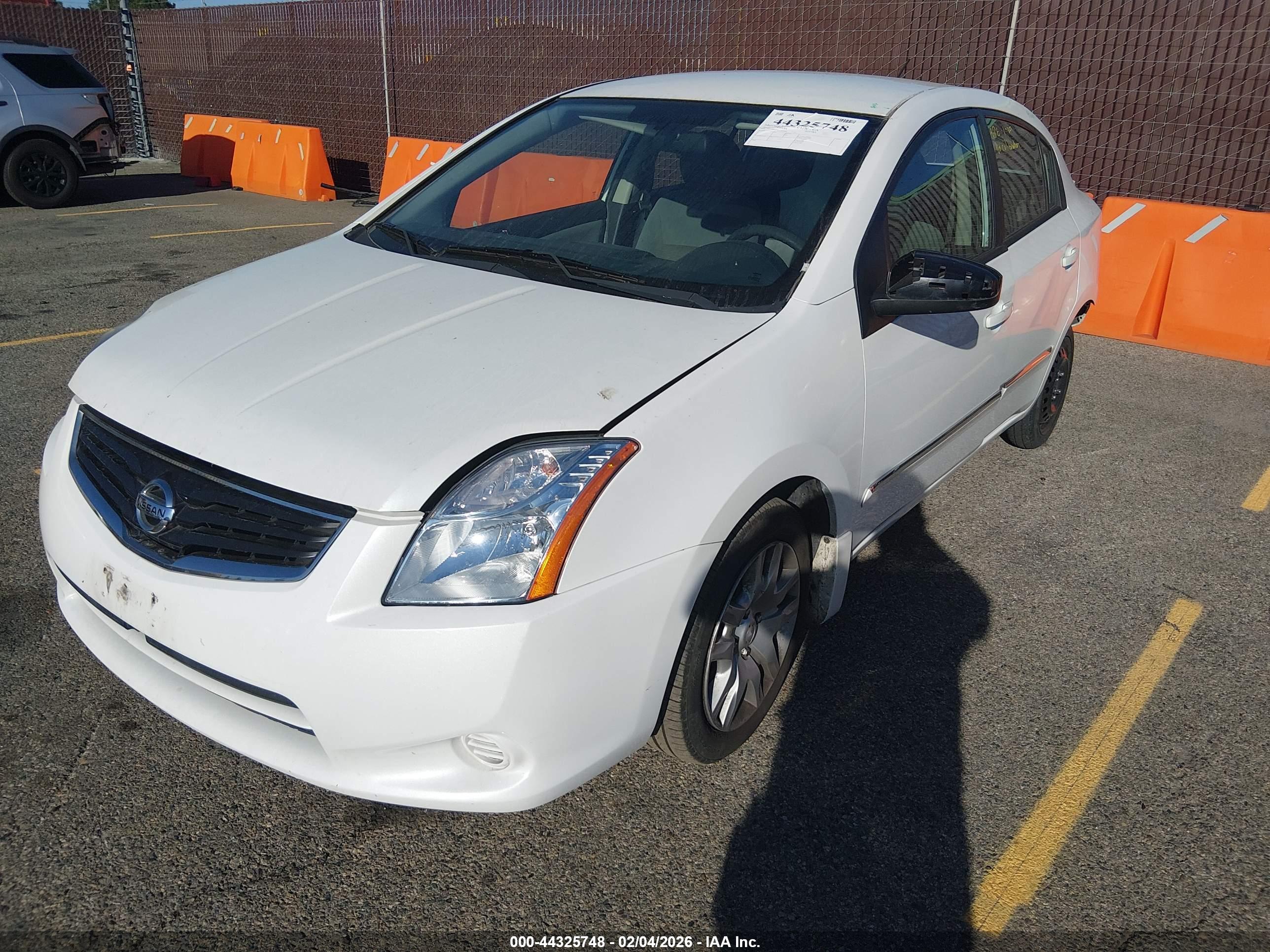 NISSAN SENTRA image 2