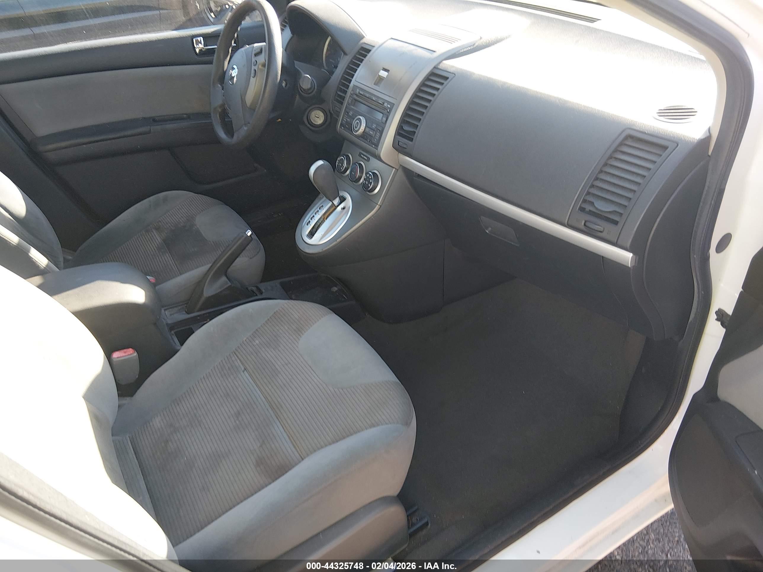 NISSAN SENTRA image 5