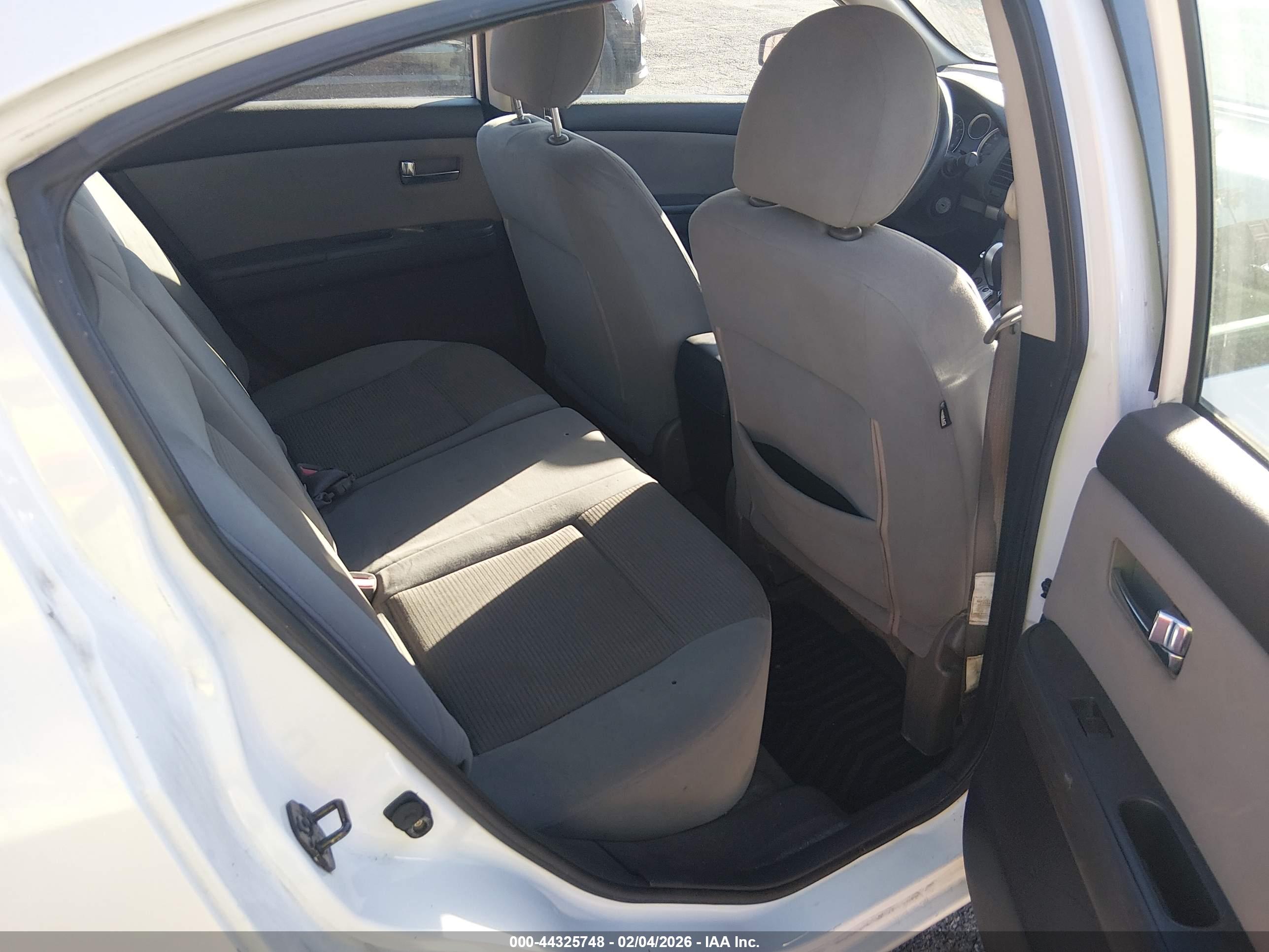 NISSAN SENTRA image 8